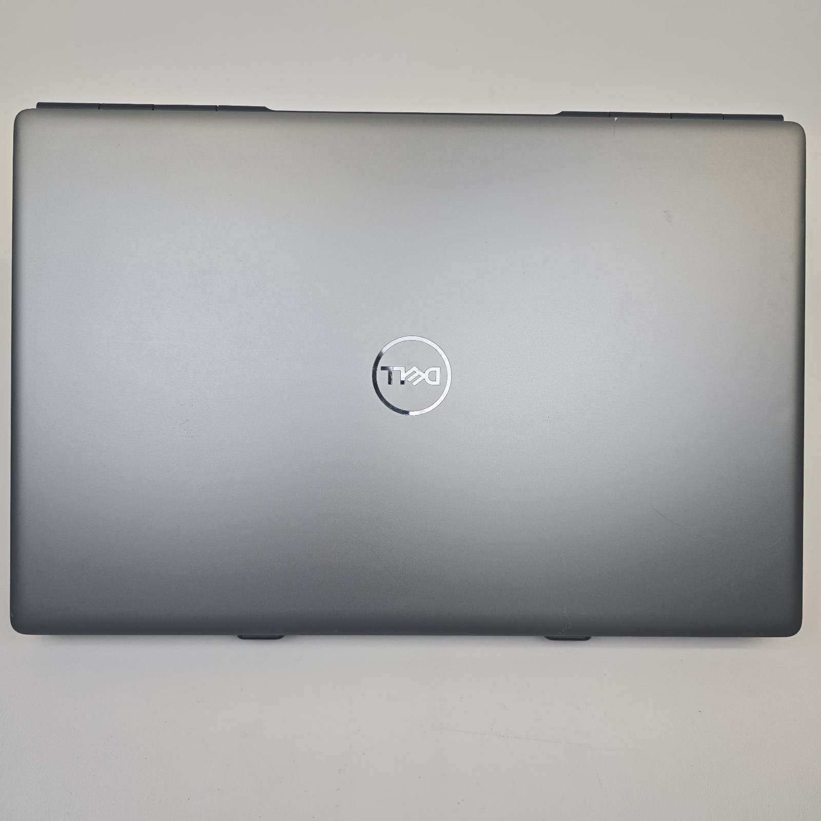 Dell Precision 7760 FHD Xeon W-11855M 64GB 1TB Intel UHD NO OS/AC