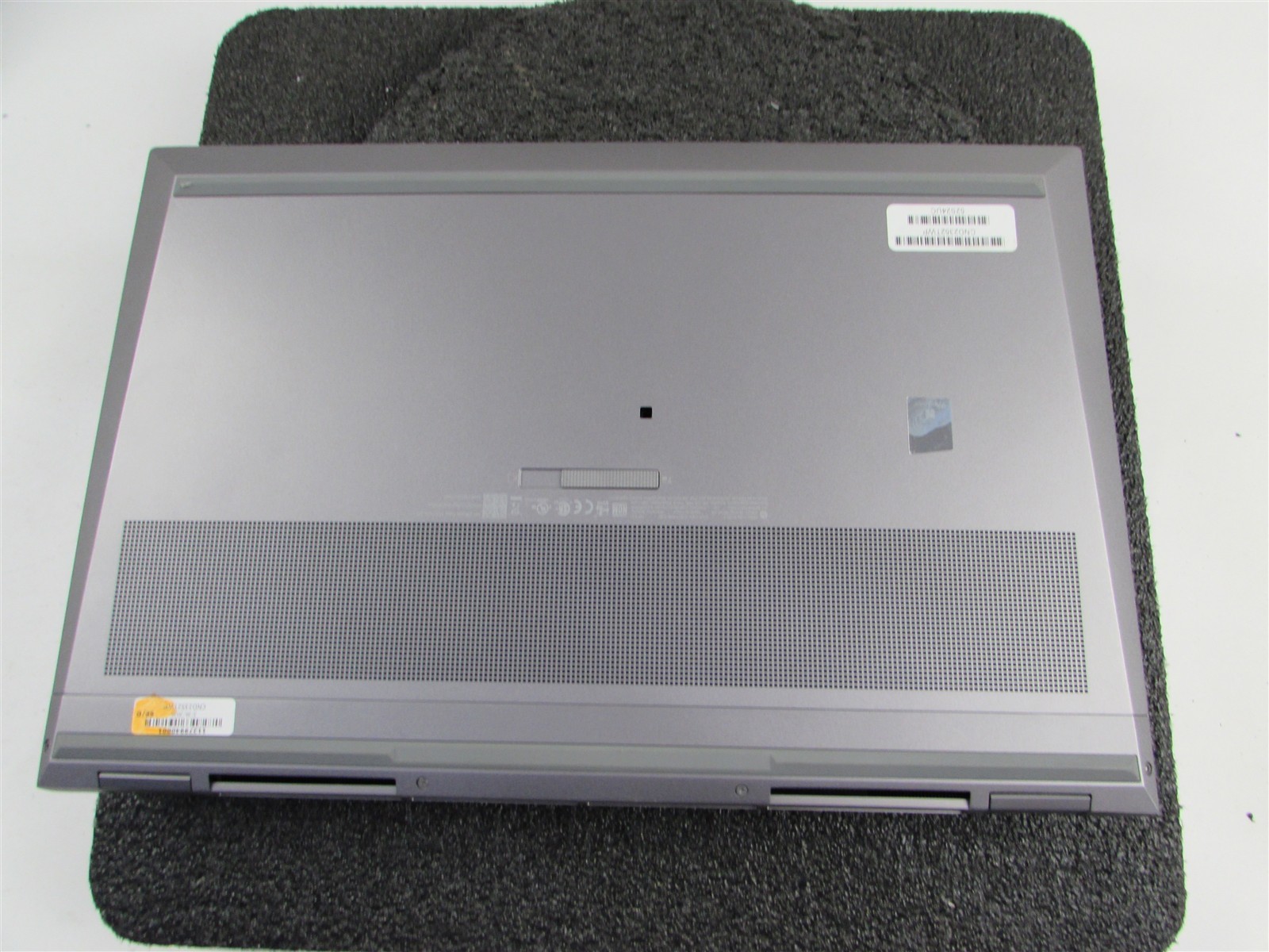 HPZBOOK FURY 17 (G8) 1920X1080 FHD I7-11850H 1TB SSD 32GB RAM AMD W6600M NO O.S