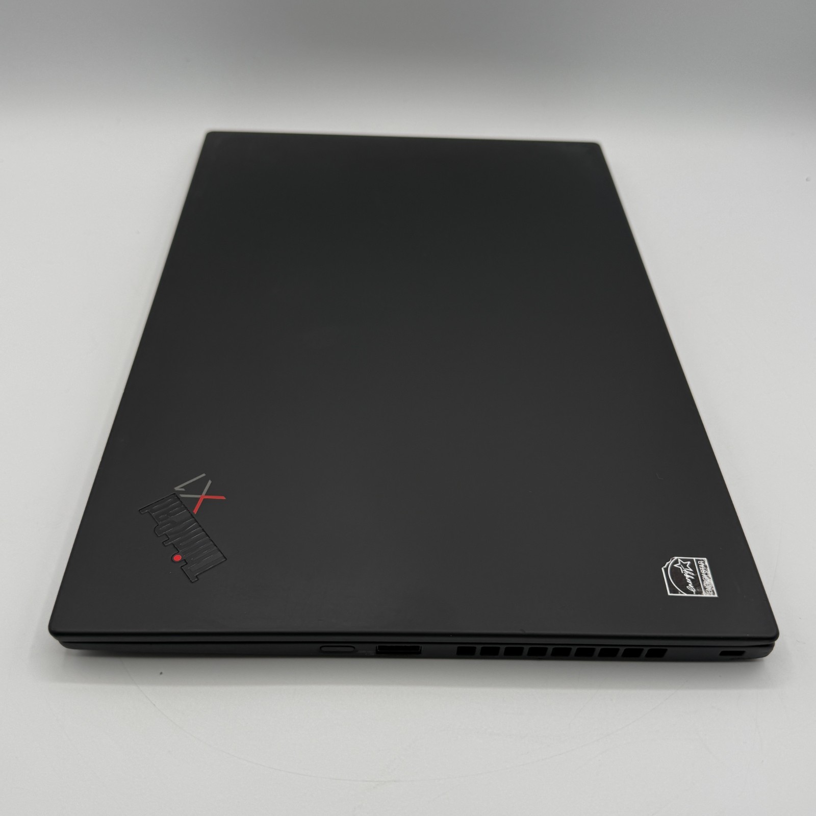 Lenovo ThinkPad X1 Carbon gen 8. i7 10510U 1.60GHz 16GB RAM 256GB SSD 14″ FHD