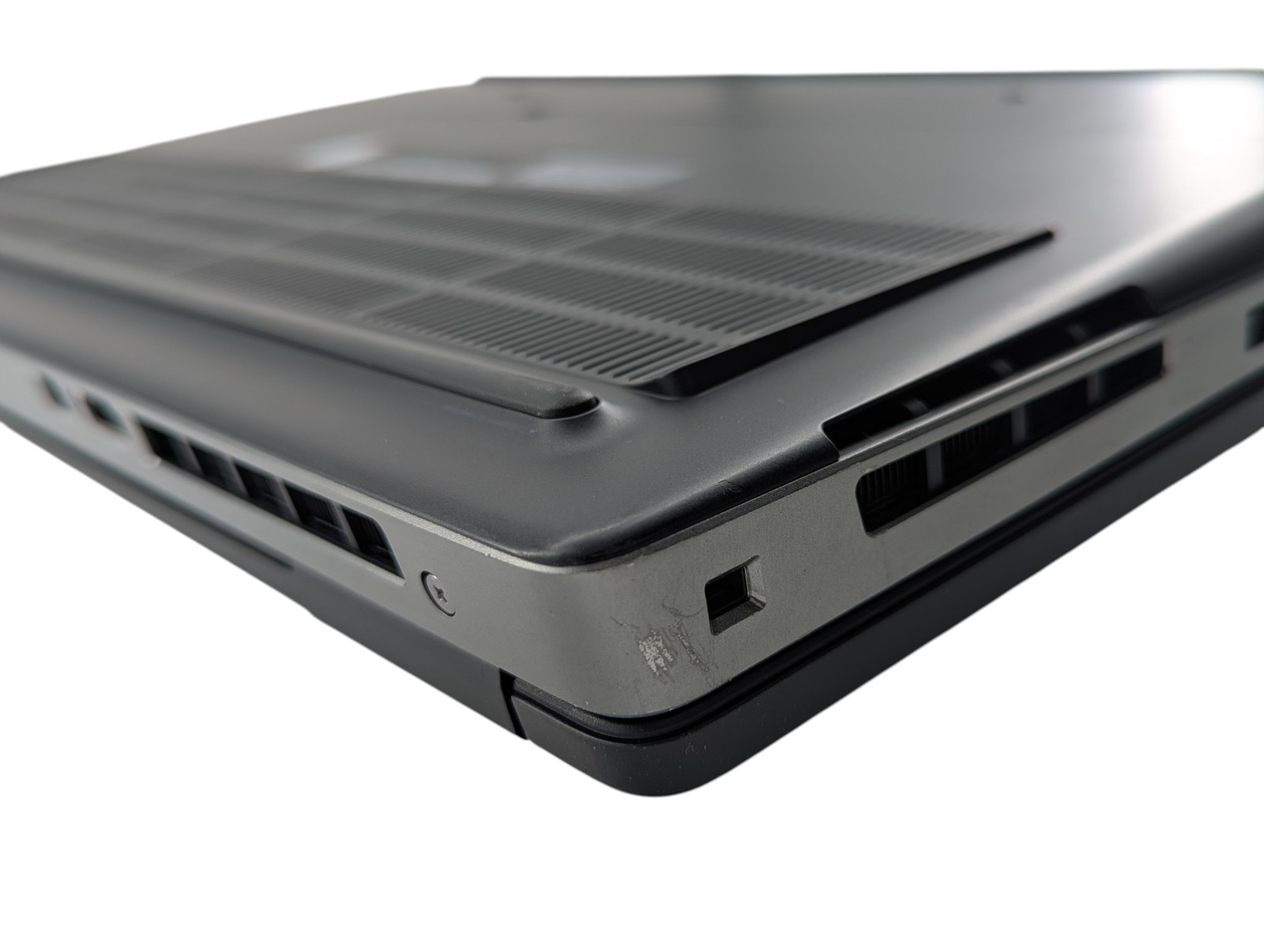 DELL PRECISION 7730 17″ i7 2.60GHz 32GB RAM 1TB – Grade D