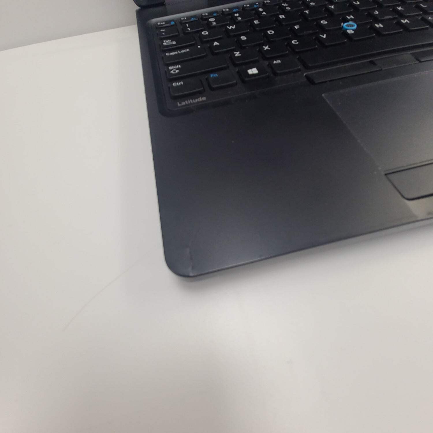 Dell Latitude 5580 15.6″ i7-7820HQ 2.9GHz 16GB RAM 256GB SSD GeForce 940MX