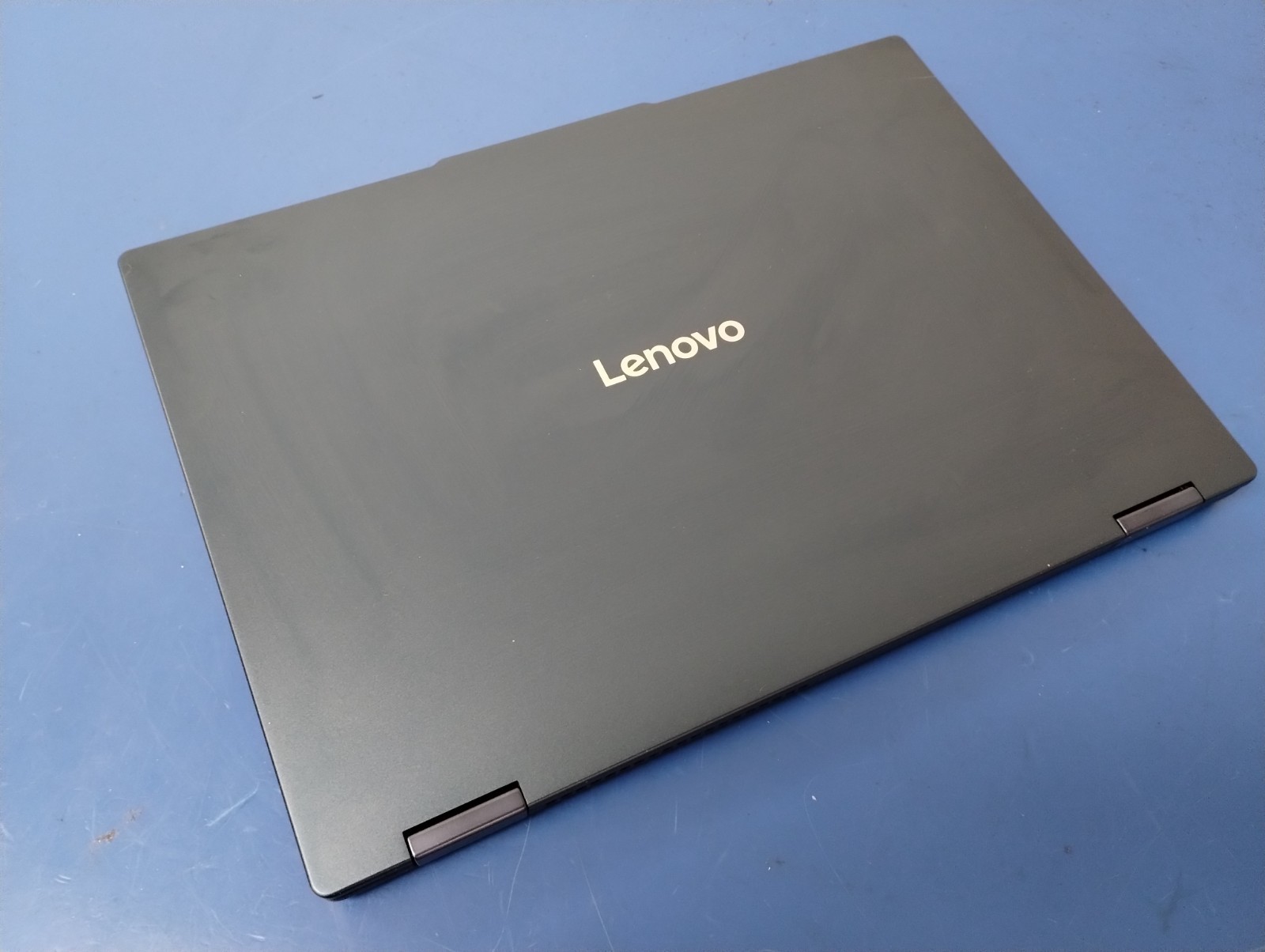 Lenovo IdeaPad 5 2-in-1 16AKP10, AMD Ryzen AI 7 350, 16 GB RAM, 1 TB NVMe SSD