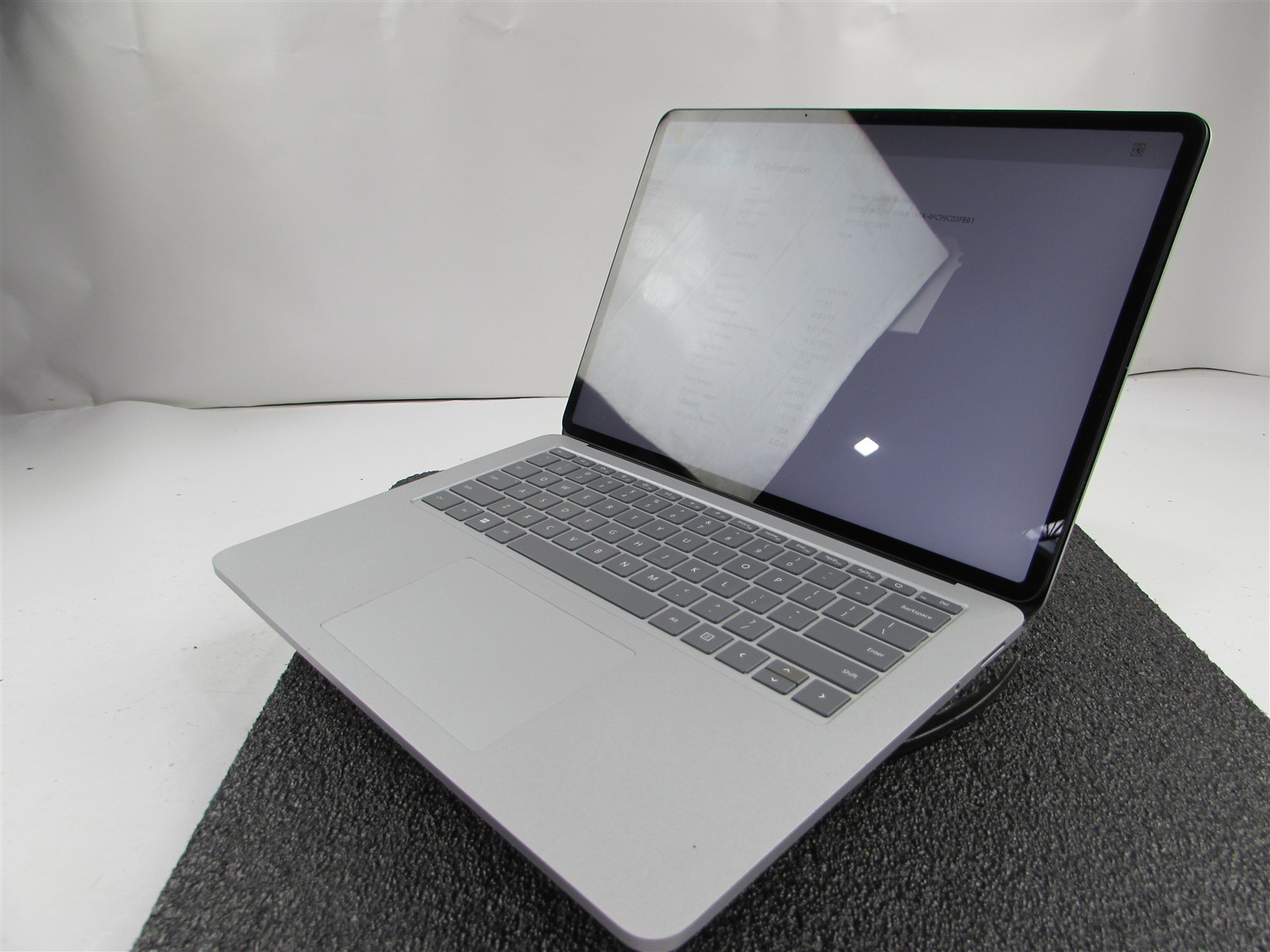 Microsoft Surface Laptop Studio 1964 i7-11370H 1TB SSD 32GB RTX A2000 *No A/C*