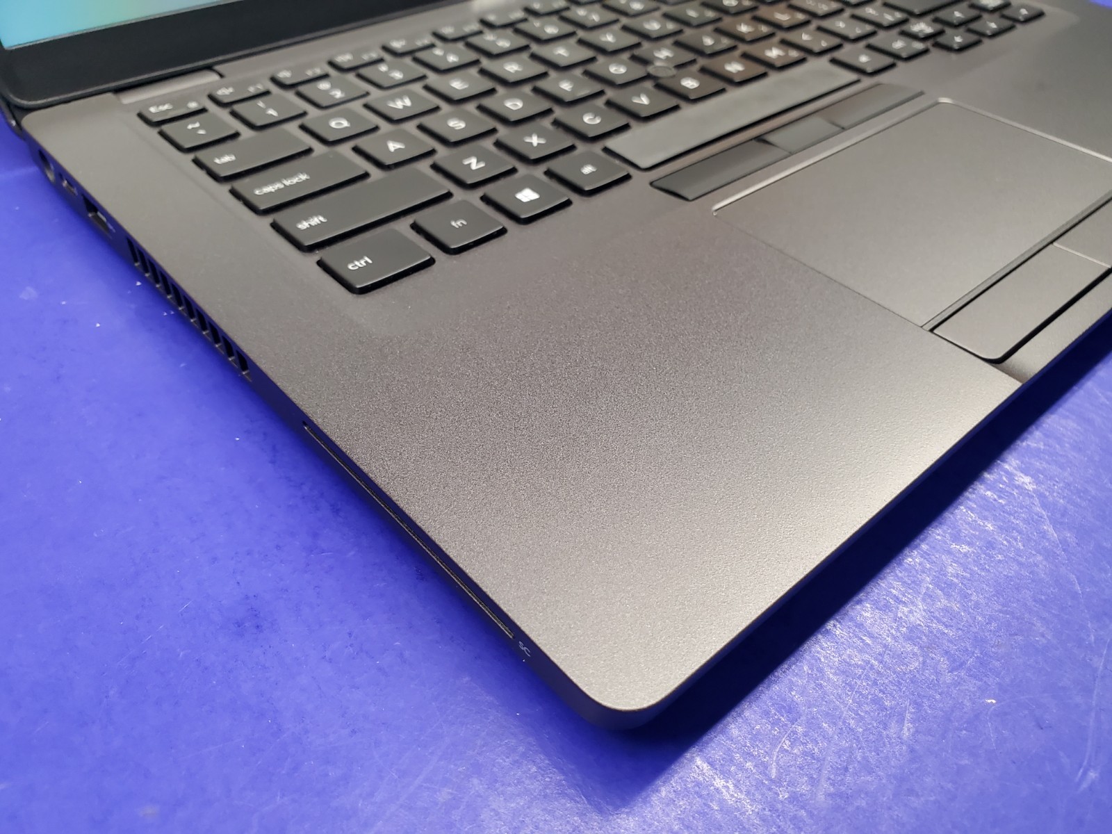 Dell Latitude 5400 i7-8665U 1.90Ghz 16GB 1TB SSD 14″ *Professionally Restored*