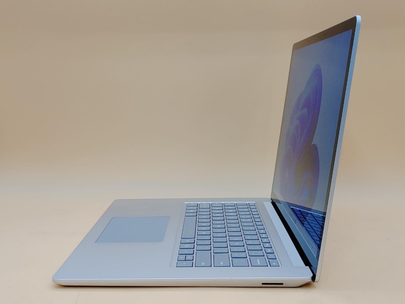 Microsoft Surface Laptop 3 15″ Intel i5-1035G7 8GB 256GB Win11Pro *NO A/C* *READ
