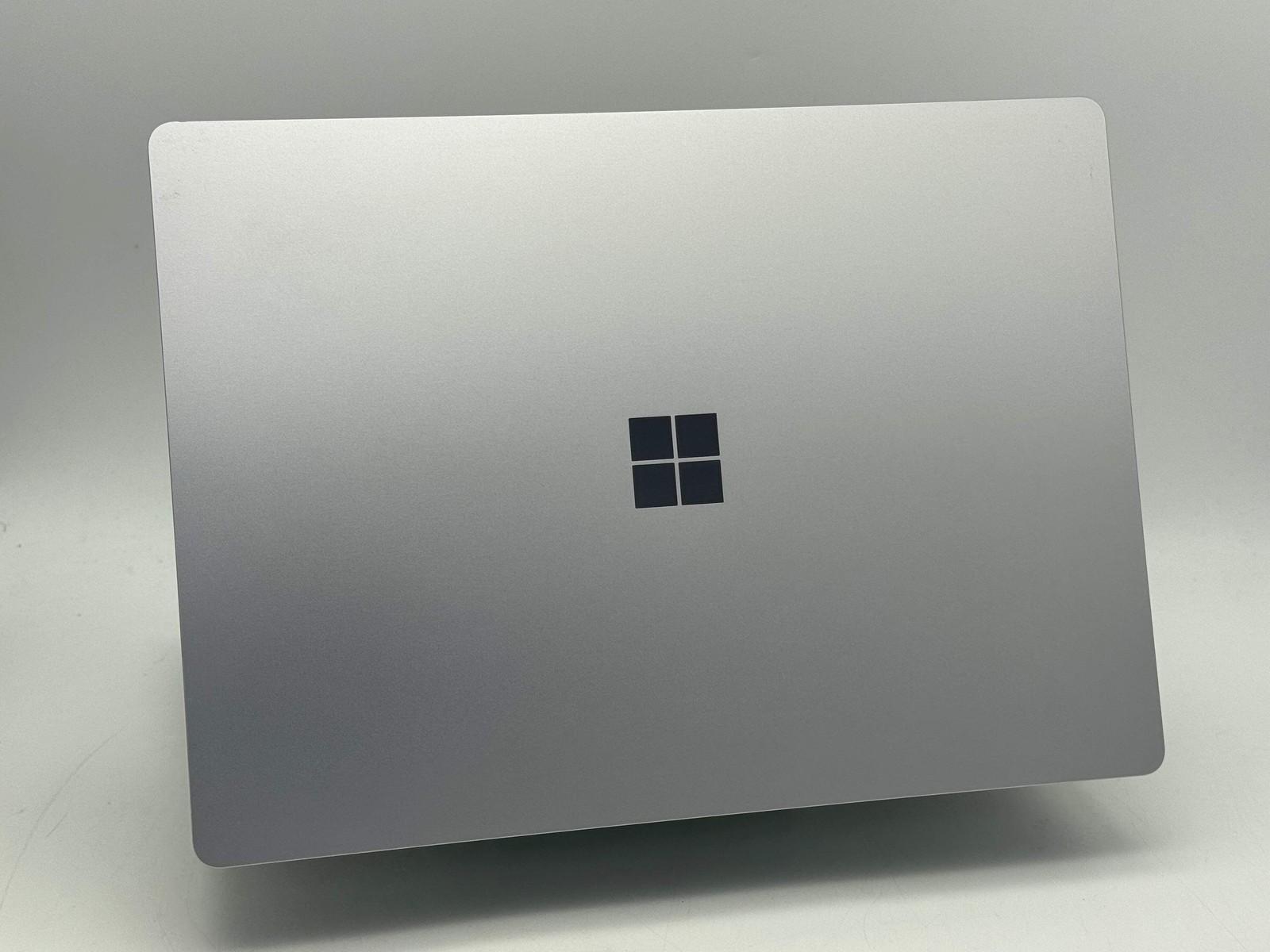 Microsoft Surface Laptop 4 Model 1950 i5-1145G7 8GB 256GB Touchscreen