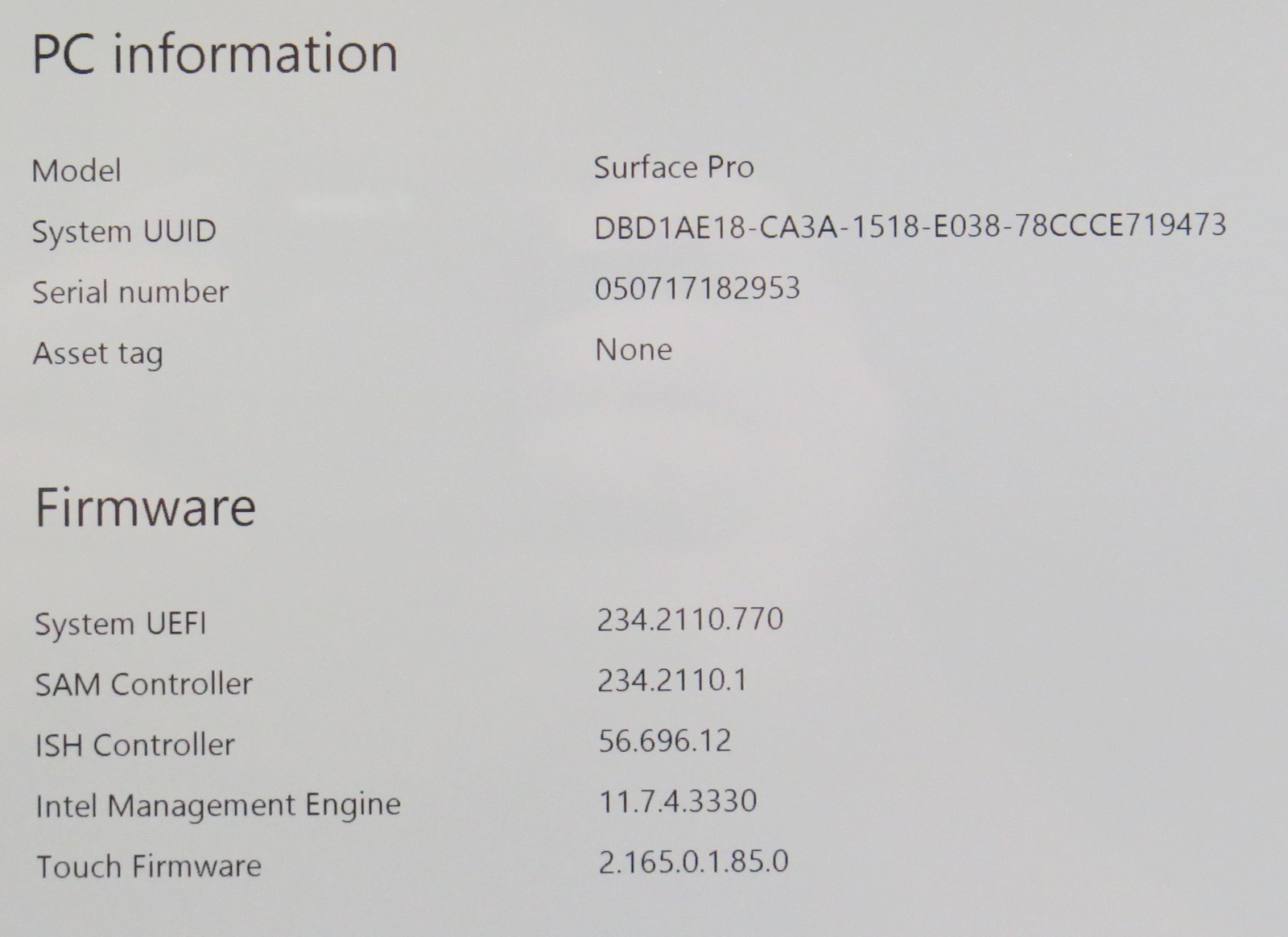 Surface Pro 5 i5-7300U @ 2.6GHz 8GB DDR3 12″ Touch 256GB HD No OS/AC