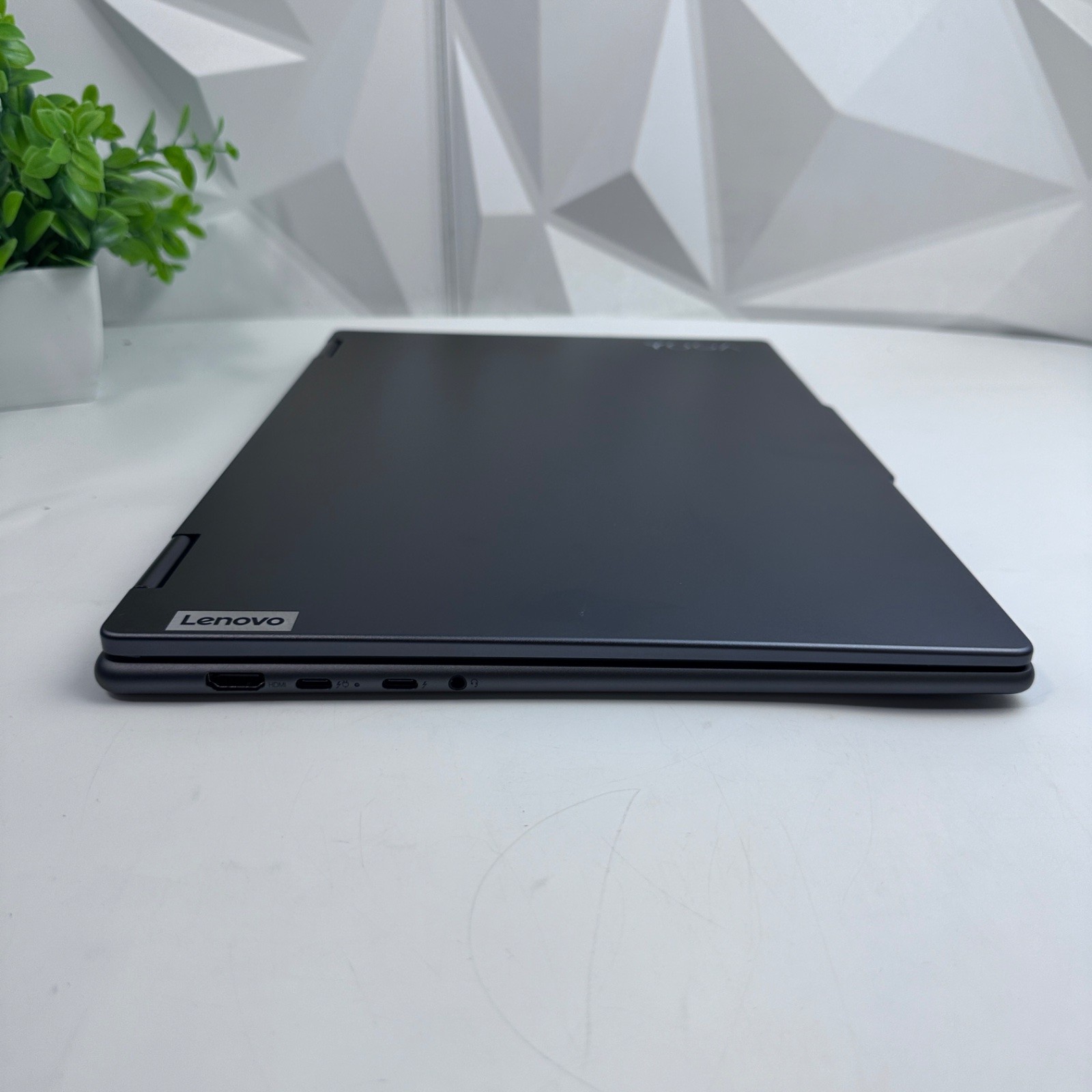 Lenovo Yoga 7i 2-in-1 16″ 2K Touchscreen Laptop, Ultra 7 155U, 16GB, 1TB SSD