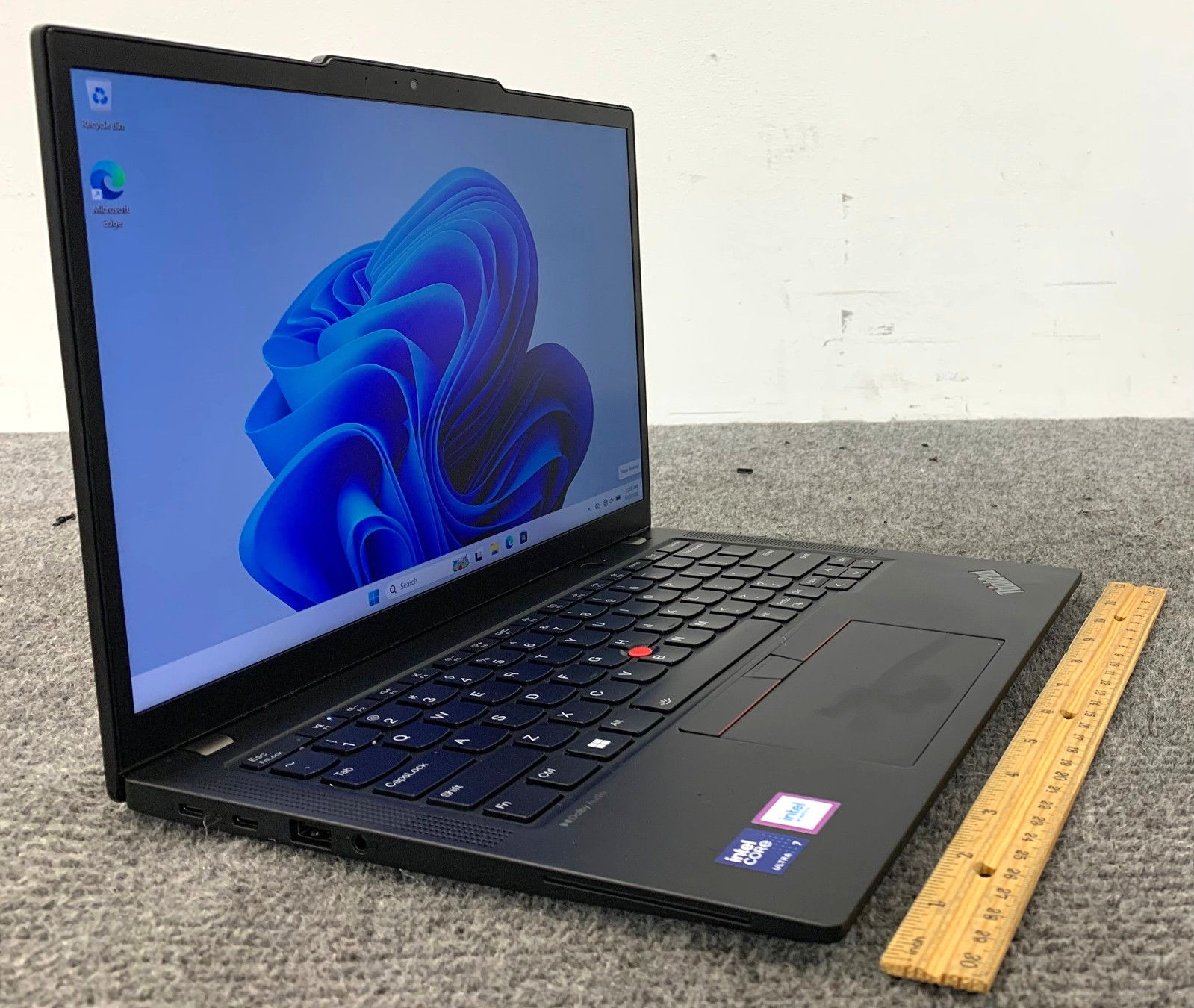 Lenovo ThinkPad X13 Gen 5 13.3″ Laptop Ultra 7 155U 16GB RAM 256GB NVMe, As Is