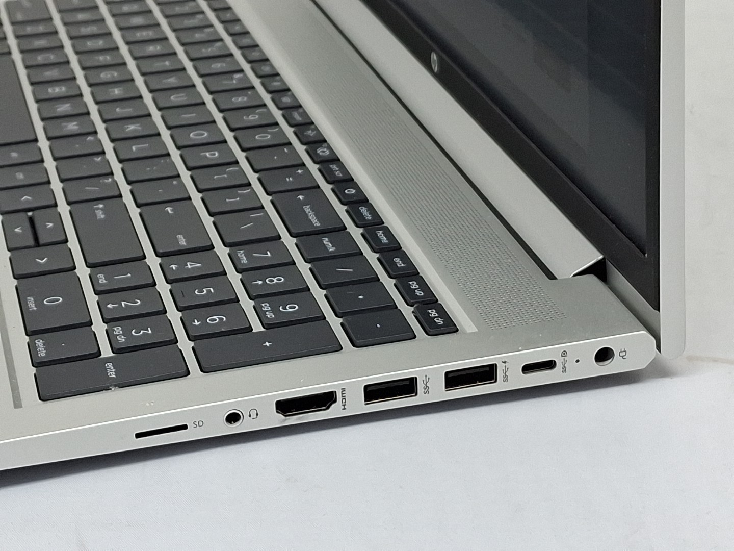 HP ProBook 450 G8 15.6″ – i5-1135G7, 8GB, 256GB – Windows 11