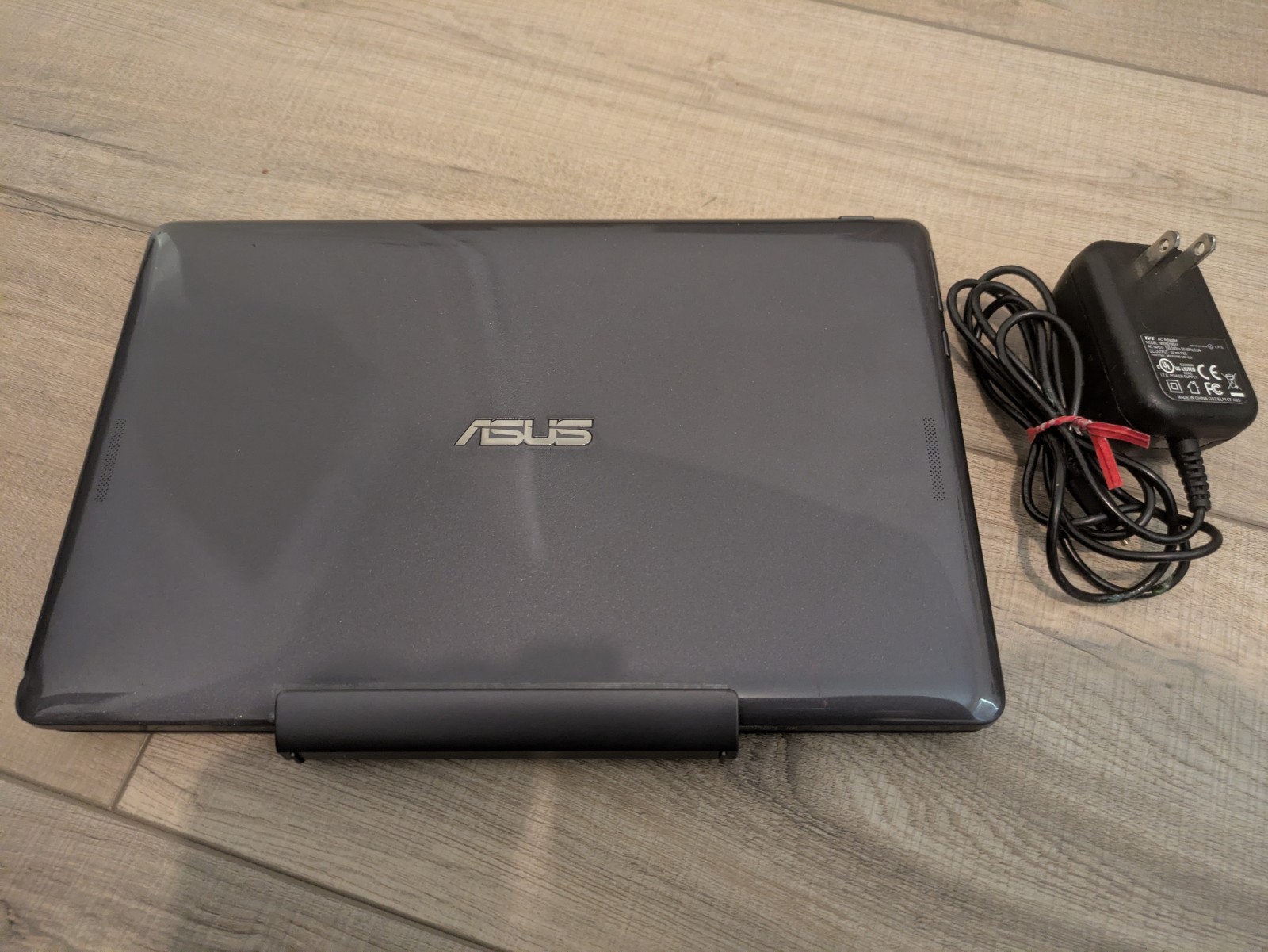 Excellent ASUS Transformer T100TA-B1-GR 1.33Ghz Z3775 2GB 32GB eMMC Touch 10.1″