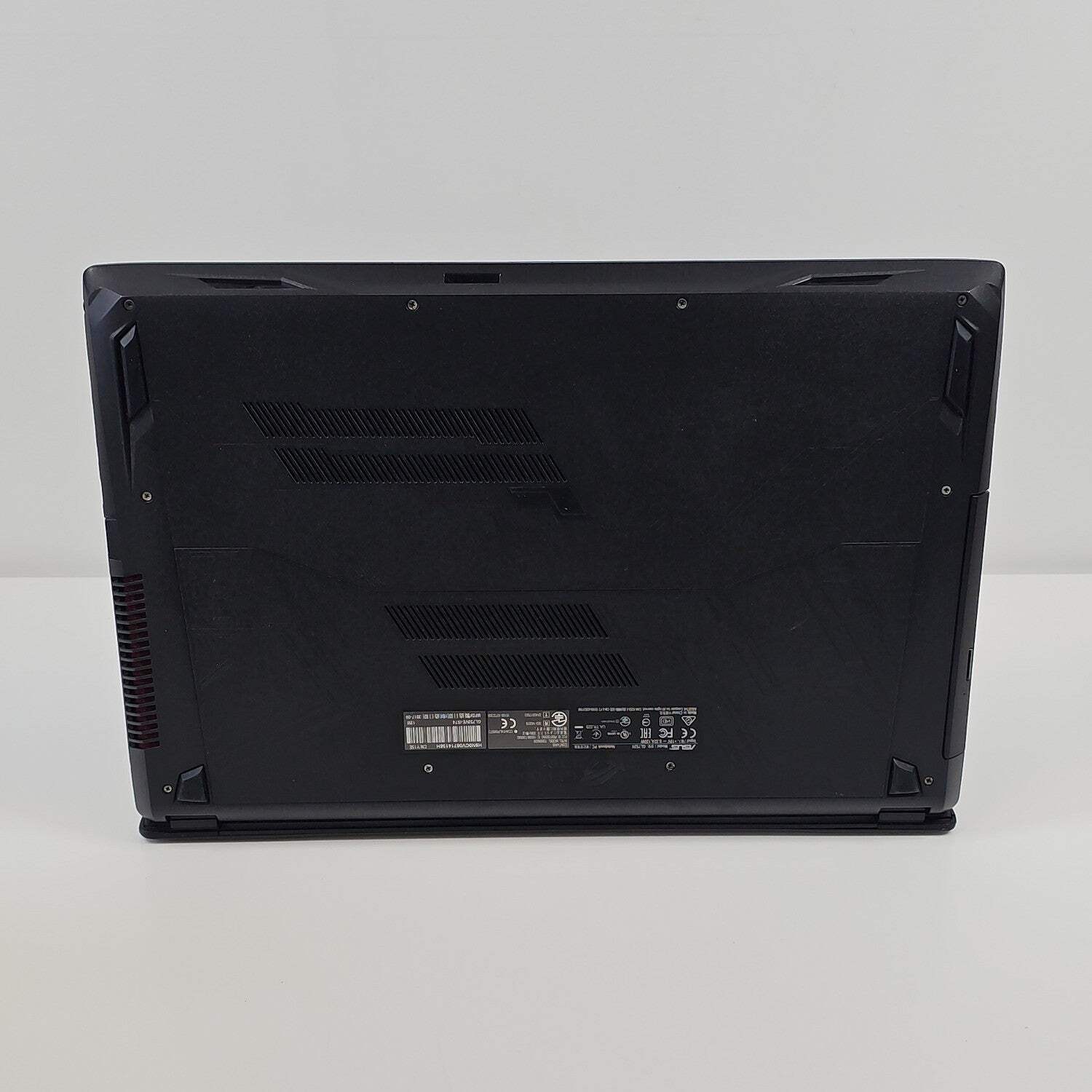 Asus ROG GL753VE 15.6″ i7-7700HQ 2.8GHz 16GB RAM 128GB SSD 1TB HDD GTX 1050 Ti