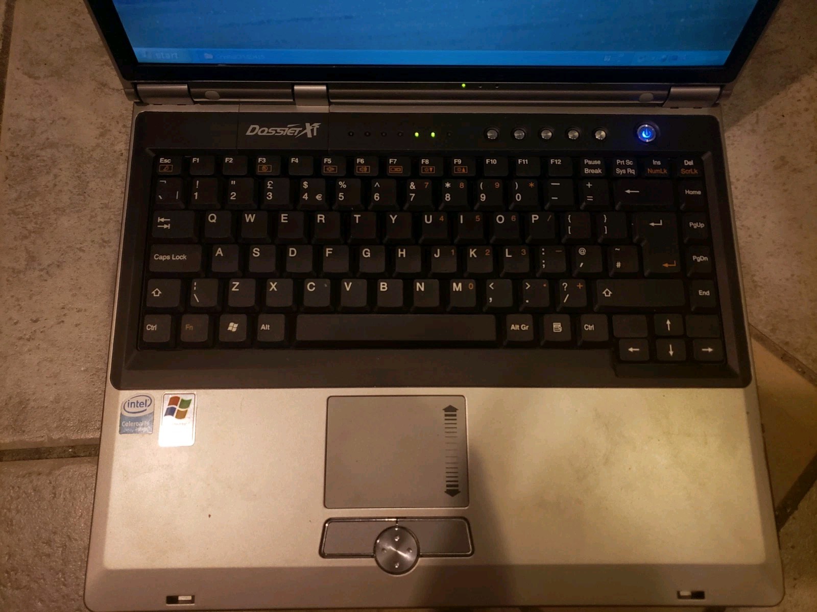 Rare Viglen DossierXT Celeron 1.4ghz 1gb Ram 40gb Hdd Winxp Clevo M45C W/battery