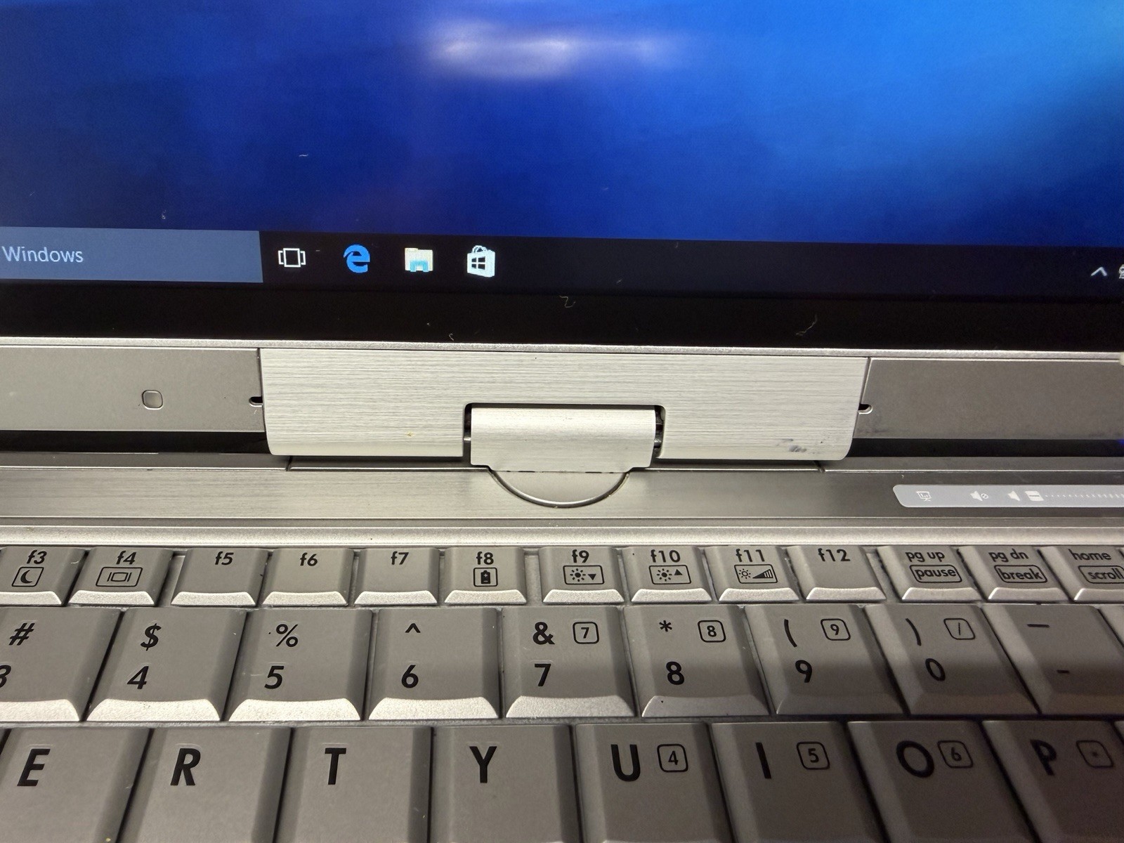 HP 2710p Convertible Laptop/Tablet Computer