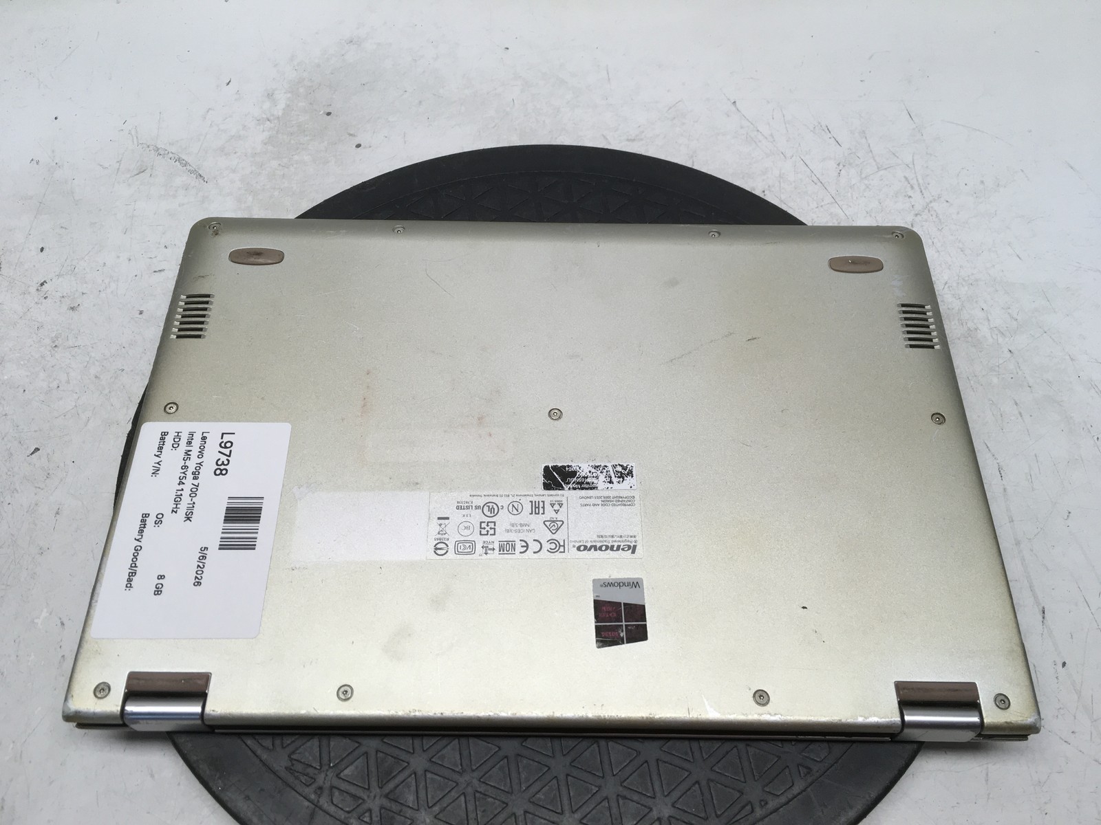Lenovo Yoga 700-11ISK Intel M5-6Y54 1.1GHz 8 GB NO HDD No Batt
