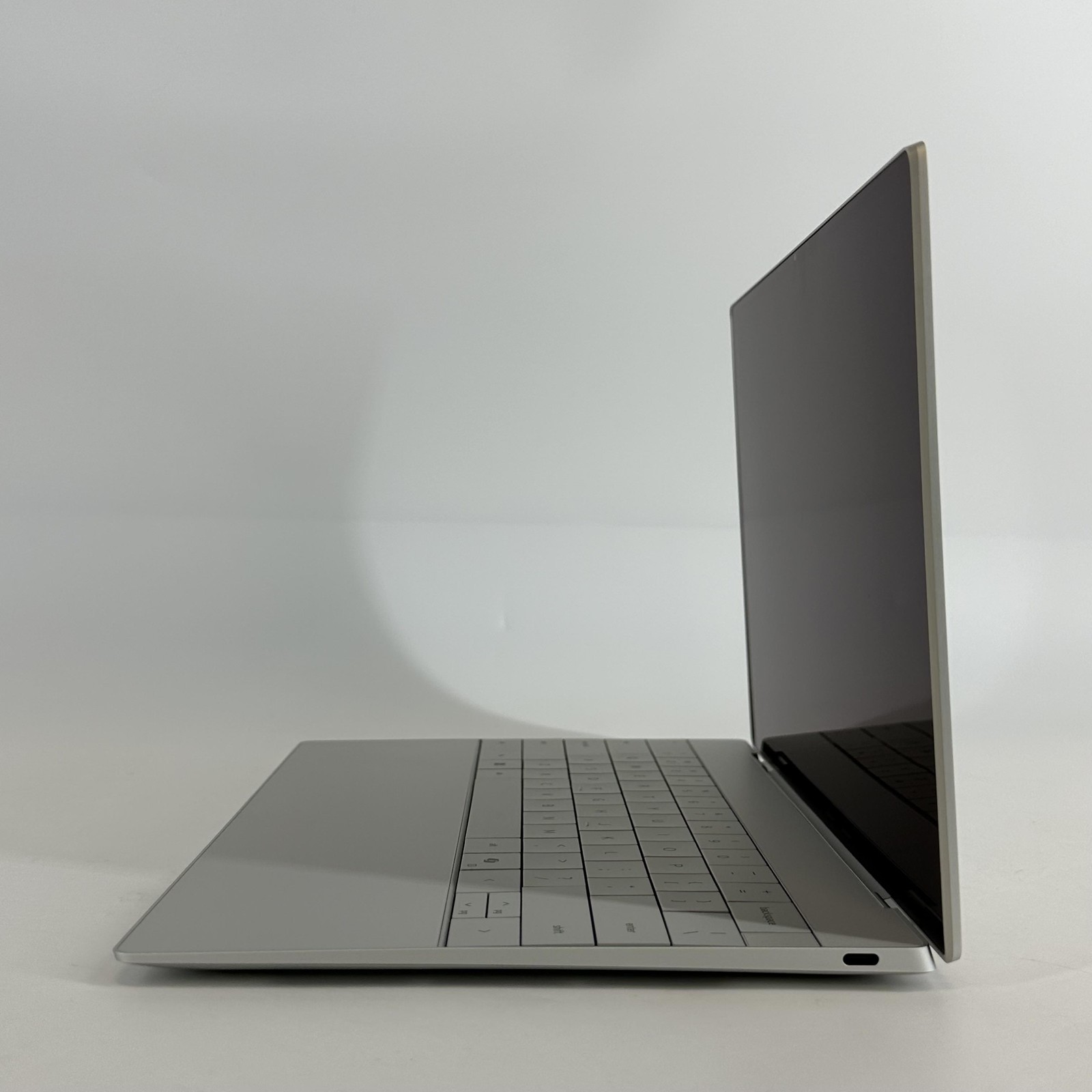 Dell XPS 13 9350 QHD+ TOUCH 2.2 GHz Ultra 7 258V 32GB 1TB SSD Excellent