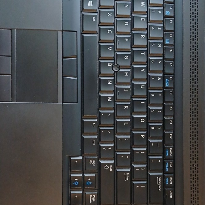 Dell Precision M6800 17″ No Hard Drive Not Sure If The Mouse Pad Works.