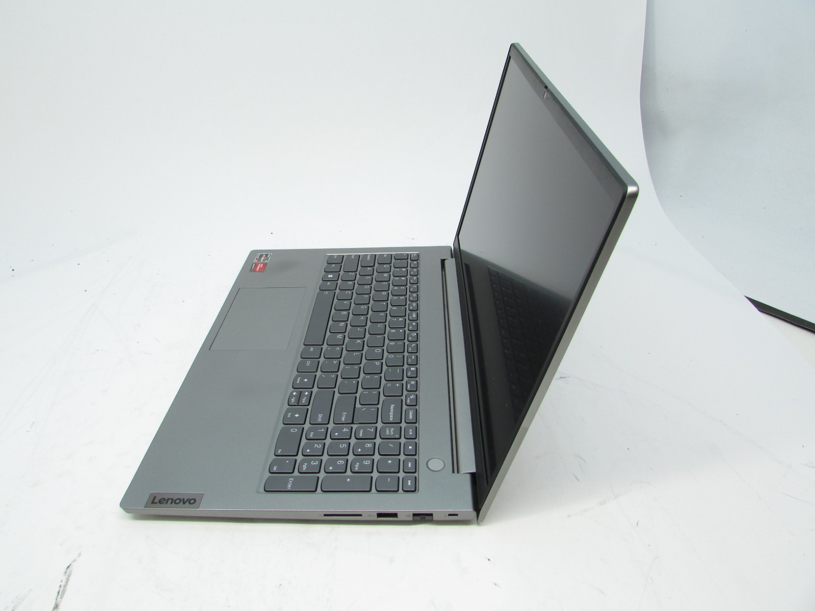 Lenovo ThinkBook 15 G4 ABA 15.6″ RYZEN 7 5825U 16GB 256GB SSD No OS/AC