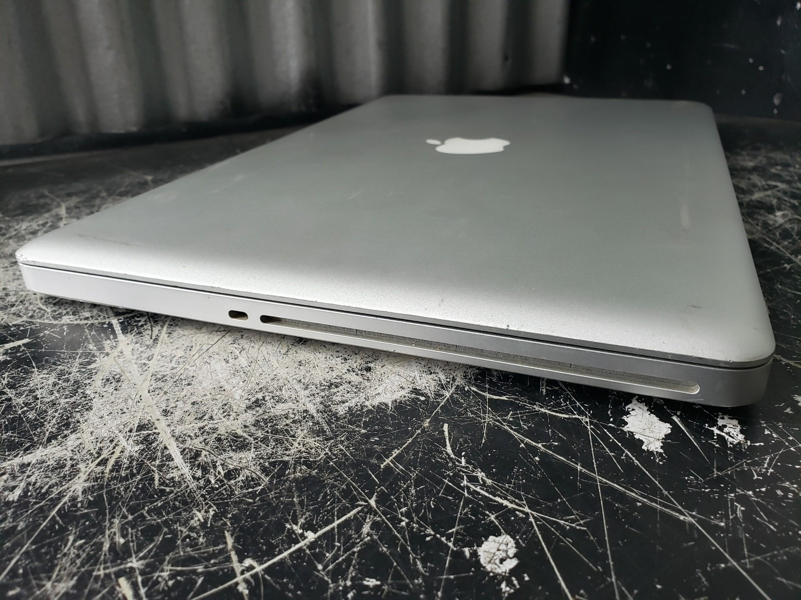 Apple Macbook Pro 15” A1286 – SSD 480gb (doesn’t light up, for parts)