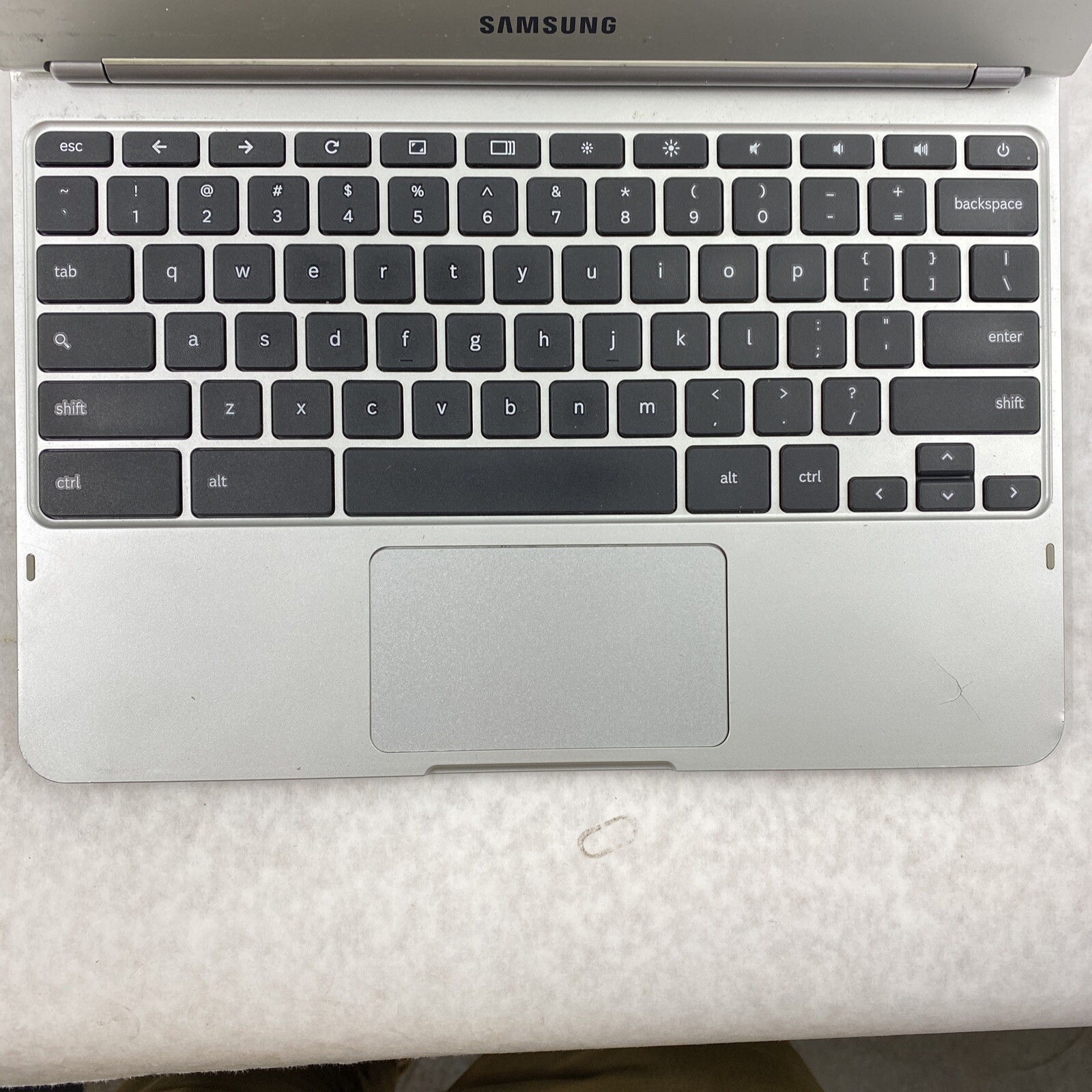 Samsung Chromebook XE303C12 16GB eMMC 1.7GHz 2GB DDR3L 0.3MP webcam 46% BATTERY