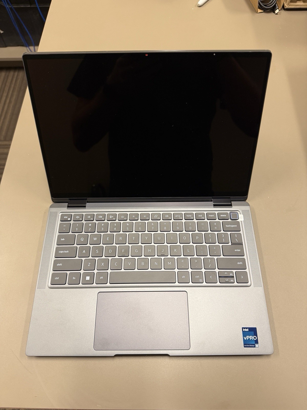 Dell Latitude 9330 13.3″ i5-1240U 16GB DDR5 256GB SSD Windows 11 Home