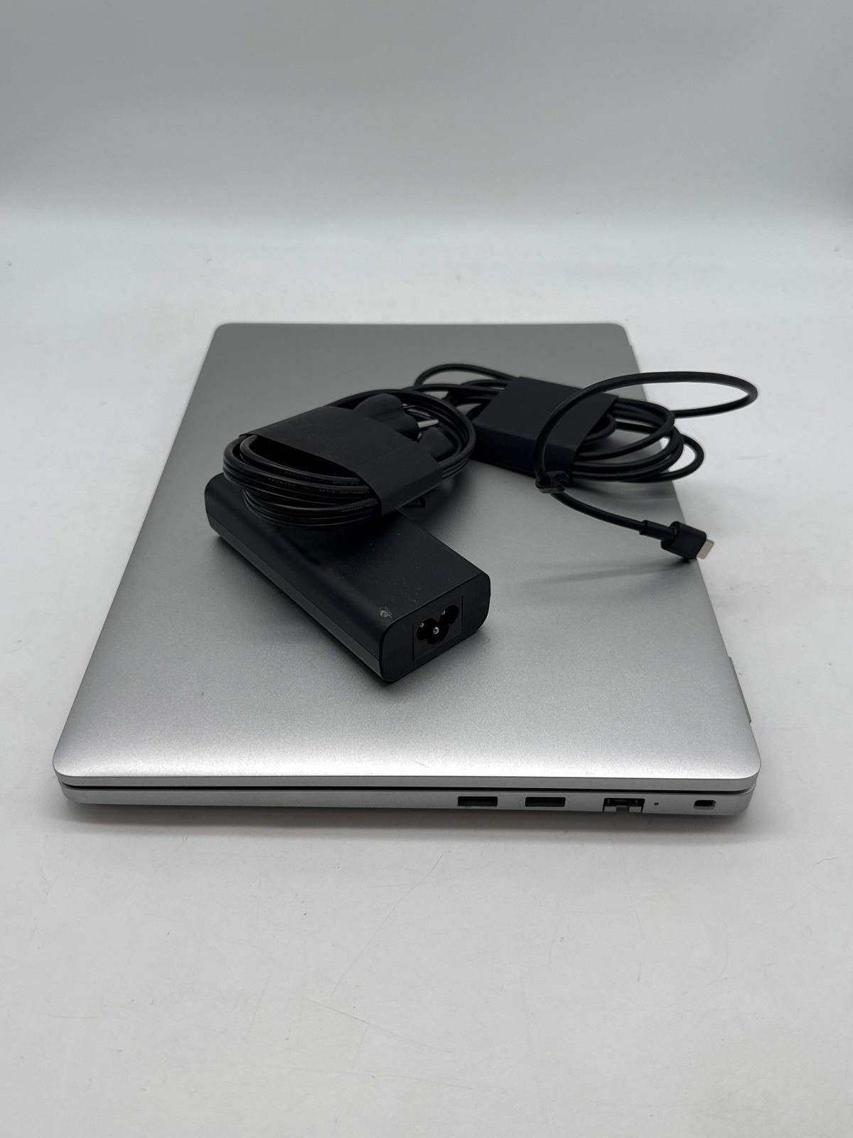 Dell Pro 14 PC14250 14″ Core Ultra 5 235U 32GB RAM 256GB SSD – Used