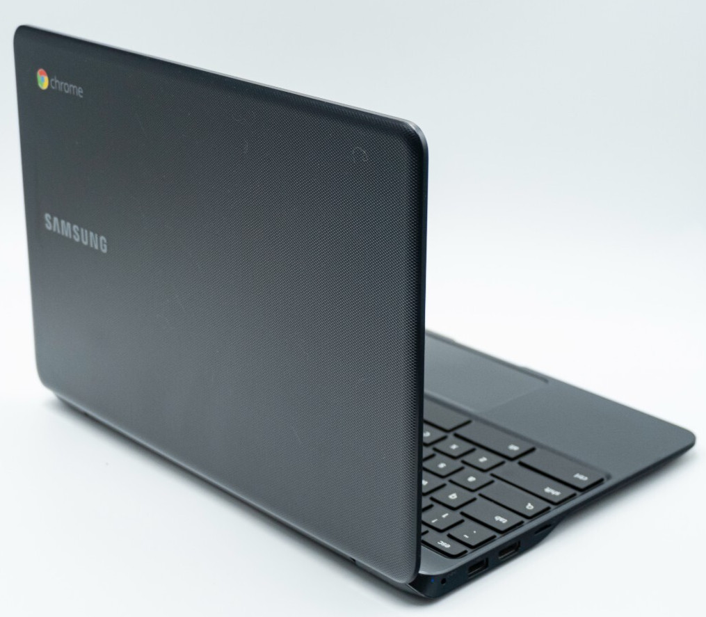 Samsung Chromebook 3 XE500C13 11.6 in. 2GB RAM 16GB SSD Intel Celeron N 2.48GHz