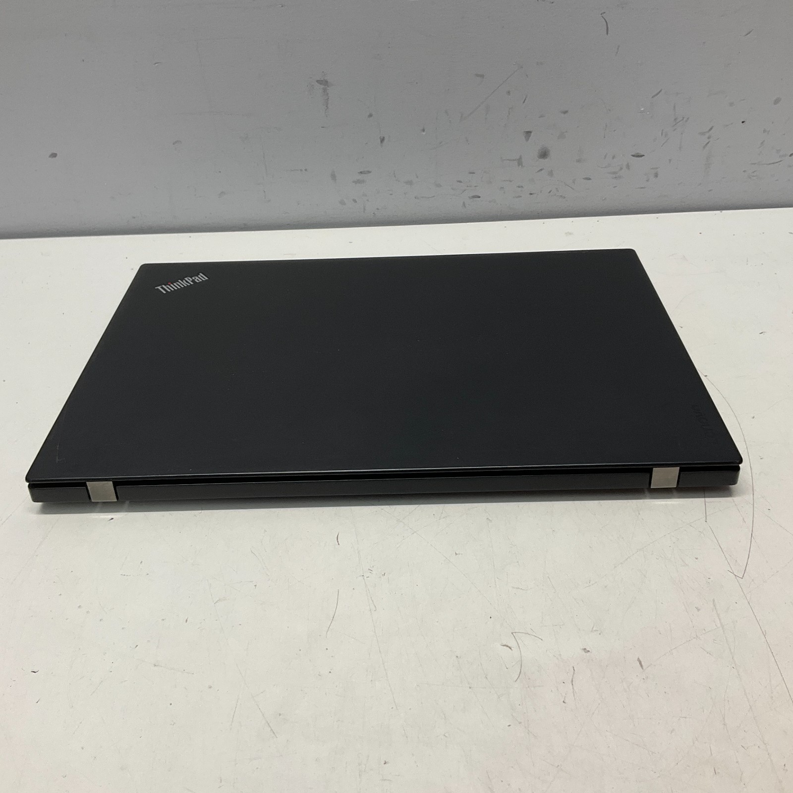 Lenovo ThinkPad T460s | 14.1″ | Core i5-6200U | 4GB RAM | 256GB SSD Win 10 Pro
