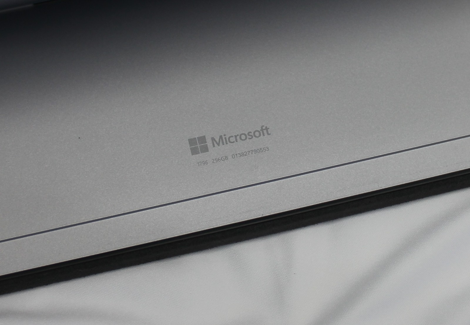 Microsoft Surface Pro 6 – Bundle -i5 Quad Core, 256GB SSD/8Gb RAM, Win 11 Pro