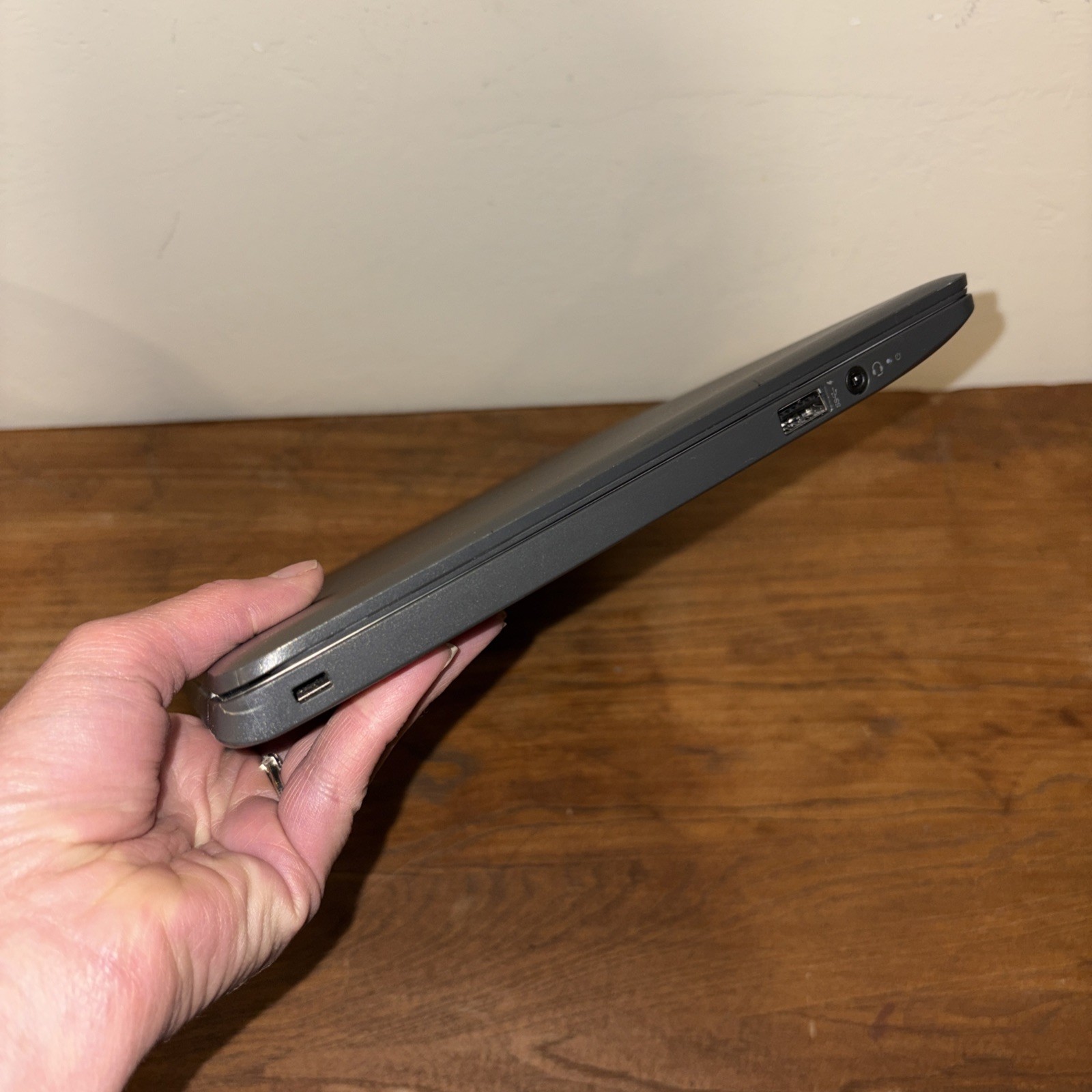 HP Chromebook 11A G8 EE Laptop 11.6″ AMD A4-9120 4GB 32G – NO CHARGER