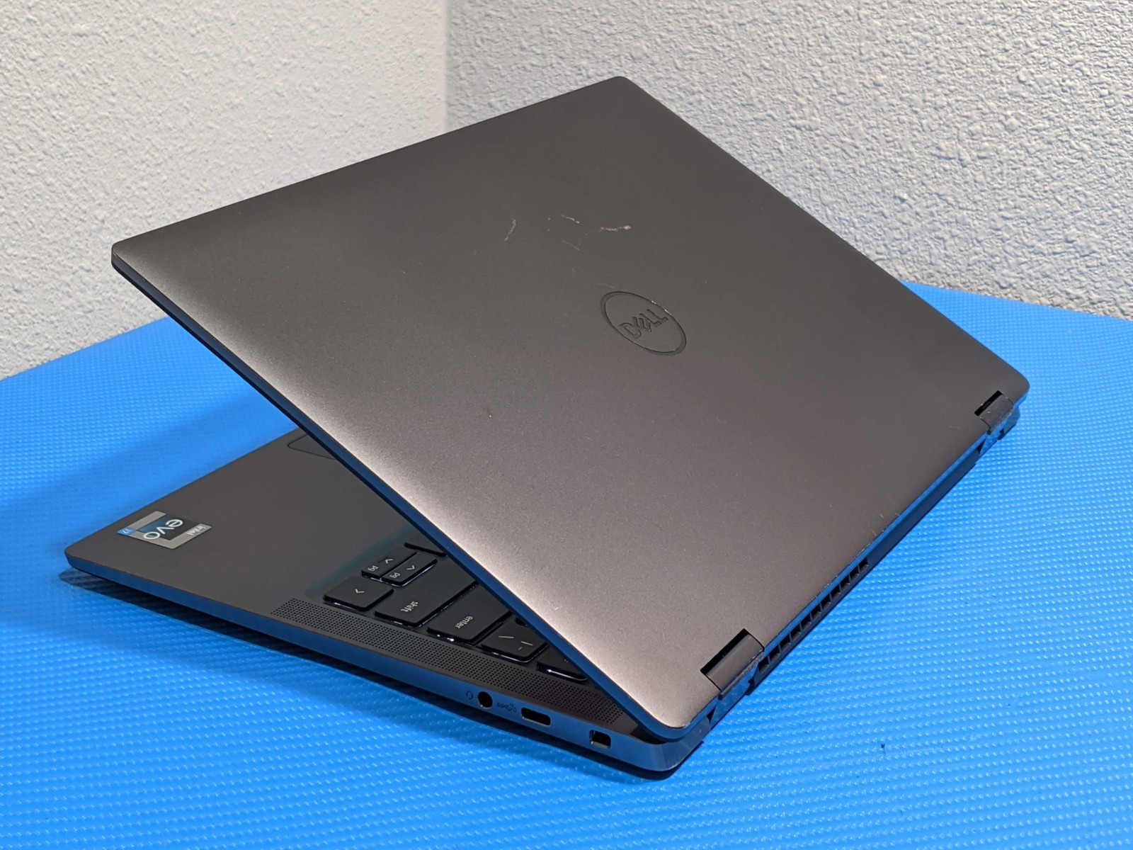 Dell Latitude 9330 13.3″WQXGA TOUCH i7-1260U 1.1GHz 16GB 256GB W11P WRTY-04/2026