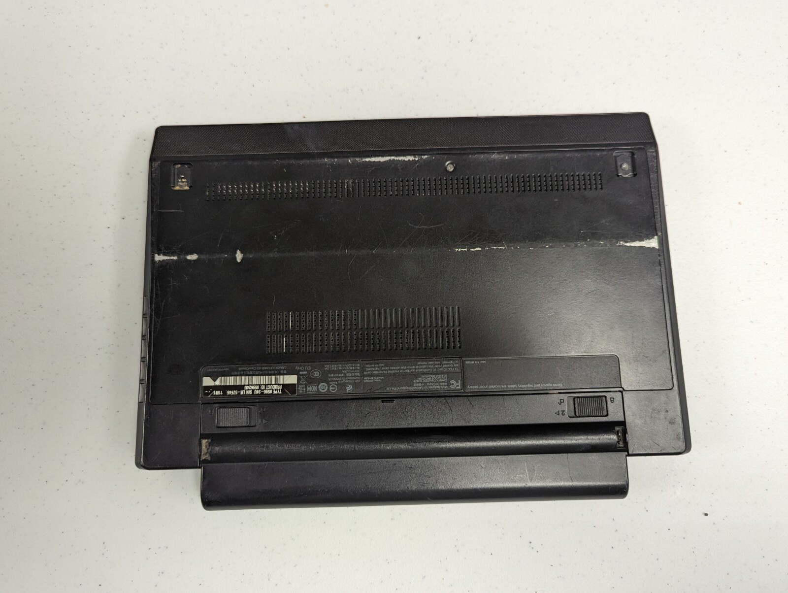 Lenovo ThinkPad X120e 059624U | AMD E-240, 8GB, 300GB HDD | Moderate Wear