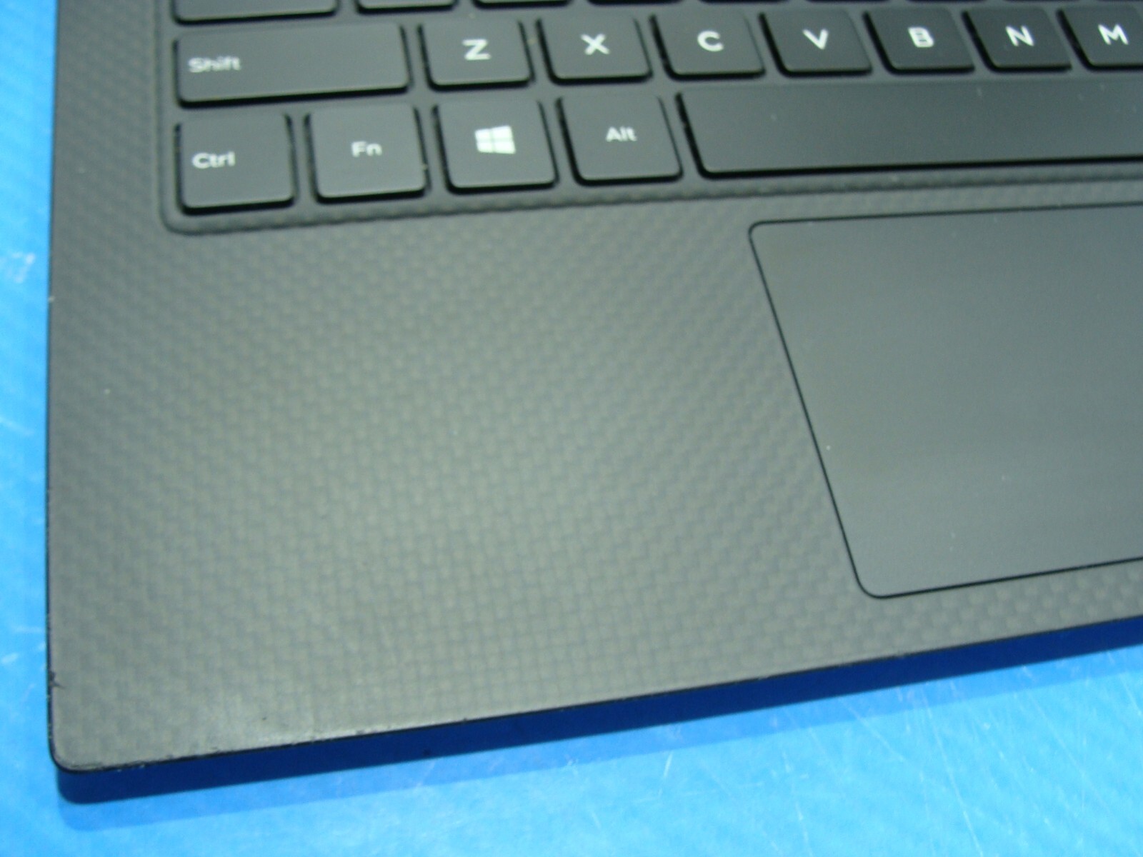 Dell XPS 7390 13.3″ FHD core i7-10710U 1.1GHz 16GB 512GB SSD Excellent Battery