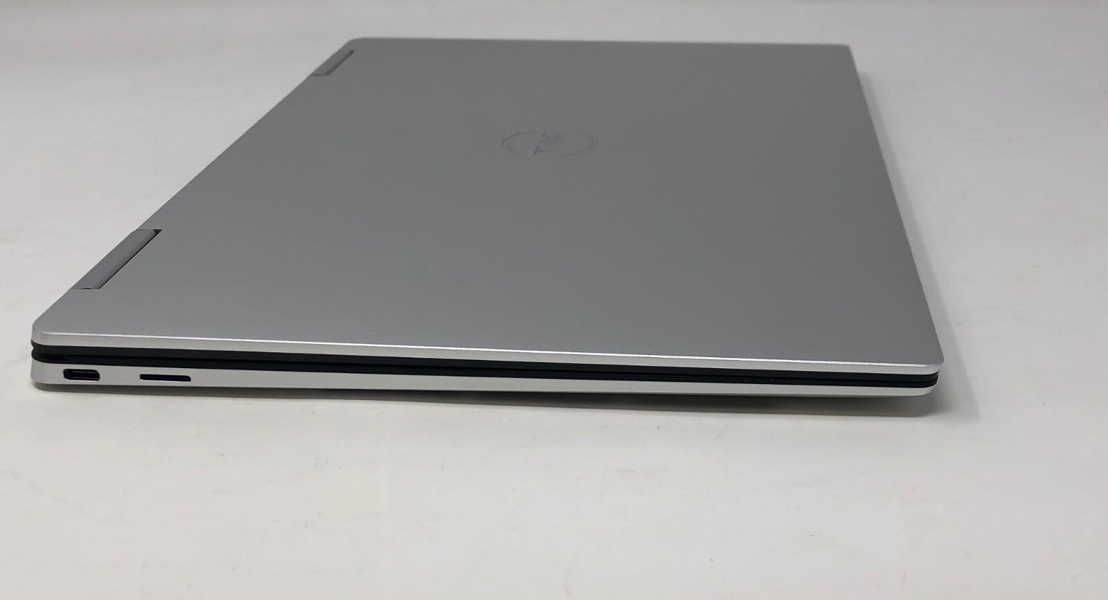 Dell XPS 13 7390 2-IN-1 13″ FHD+ Touch Quad Core i7 10th GEN 256GB SSD 16GB RAM