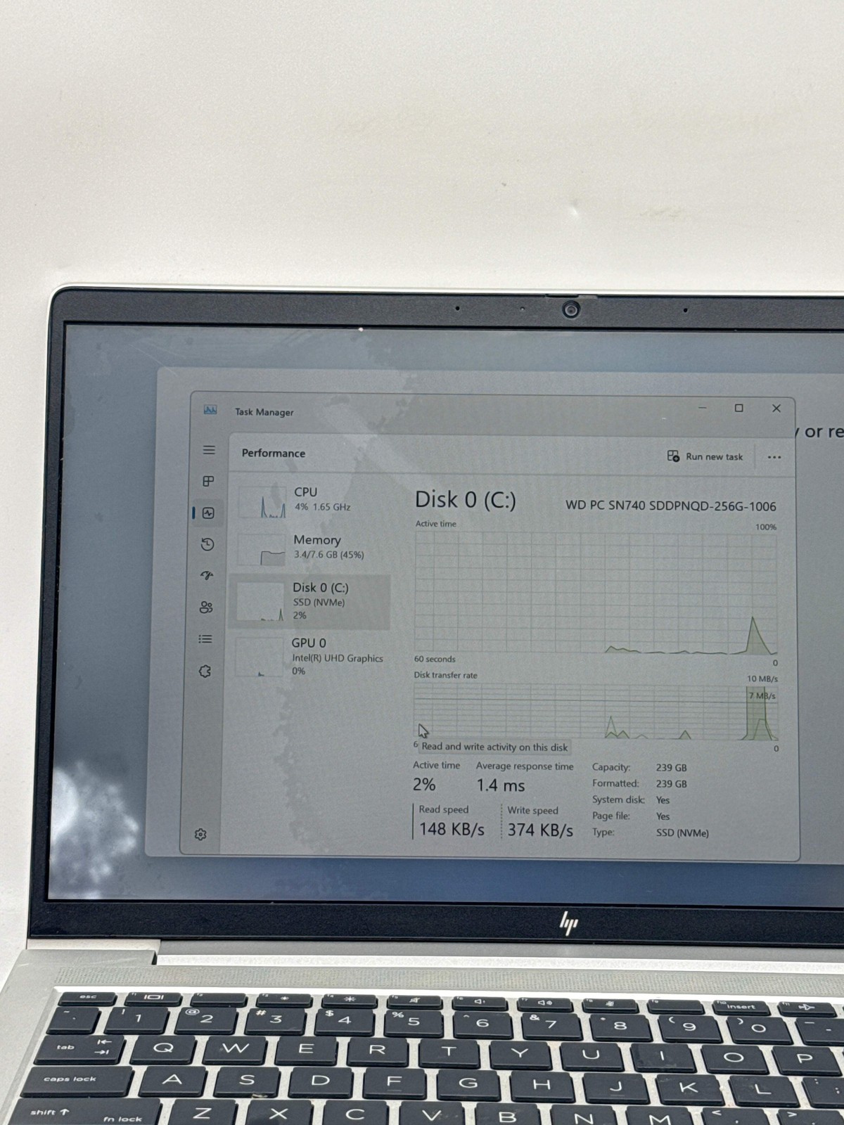 HP EliteBook 640 G10 14.0″ Touch Core i5-1335U 256GB SSD 8GB RAM – Screen Marks