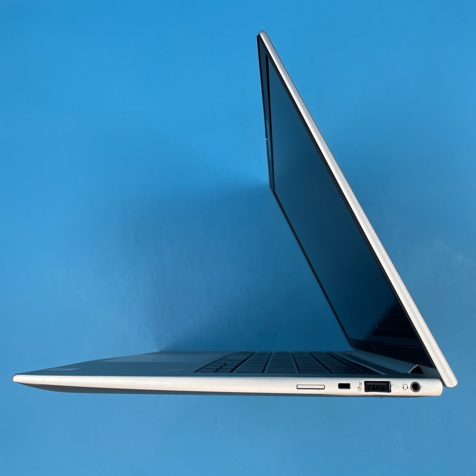 HP EliteBook 840 G11 | Ultra 5 135U | 32GB RAM | 512GB SSD | NO OS | 92% BATTERY