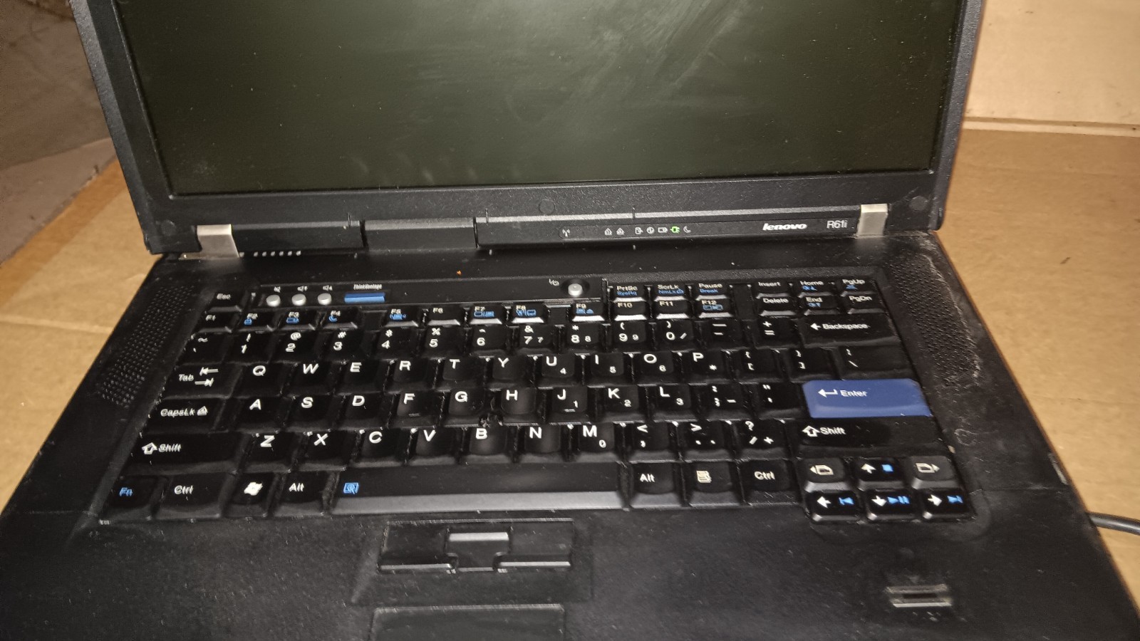 IBM Lenovo ThinkPad R61i Laptop 15.4″ LCD Screen Type 8932-9WU For parts