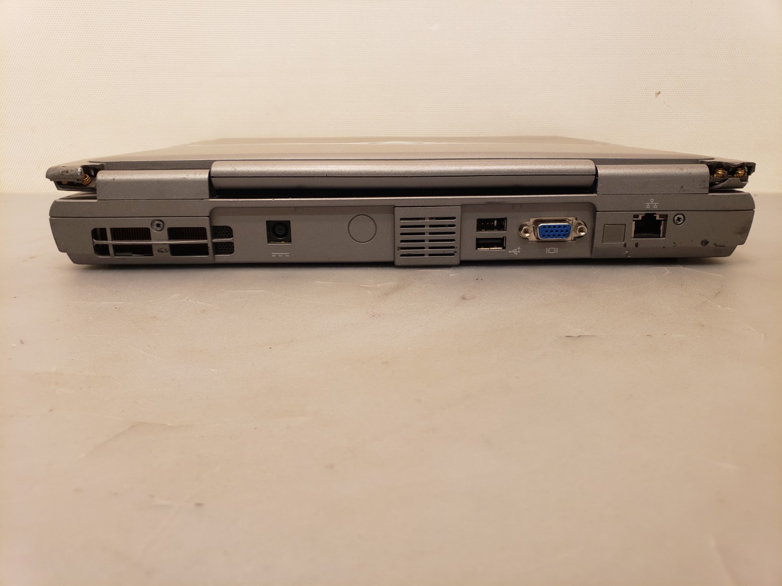 Vintage Dell Inspiron 1150 Celeron 2.6GHz 256MB 40GB Windows XP Laptop 14″