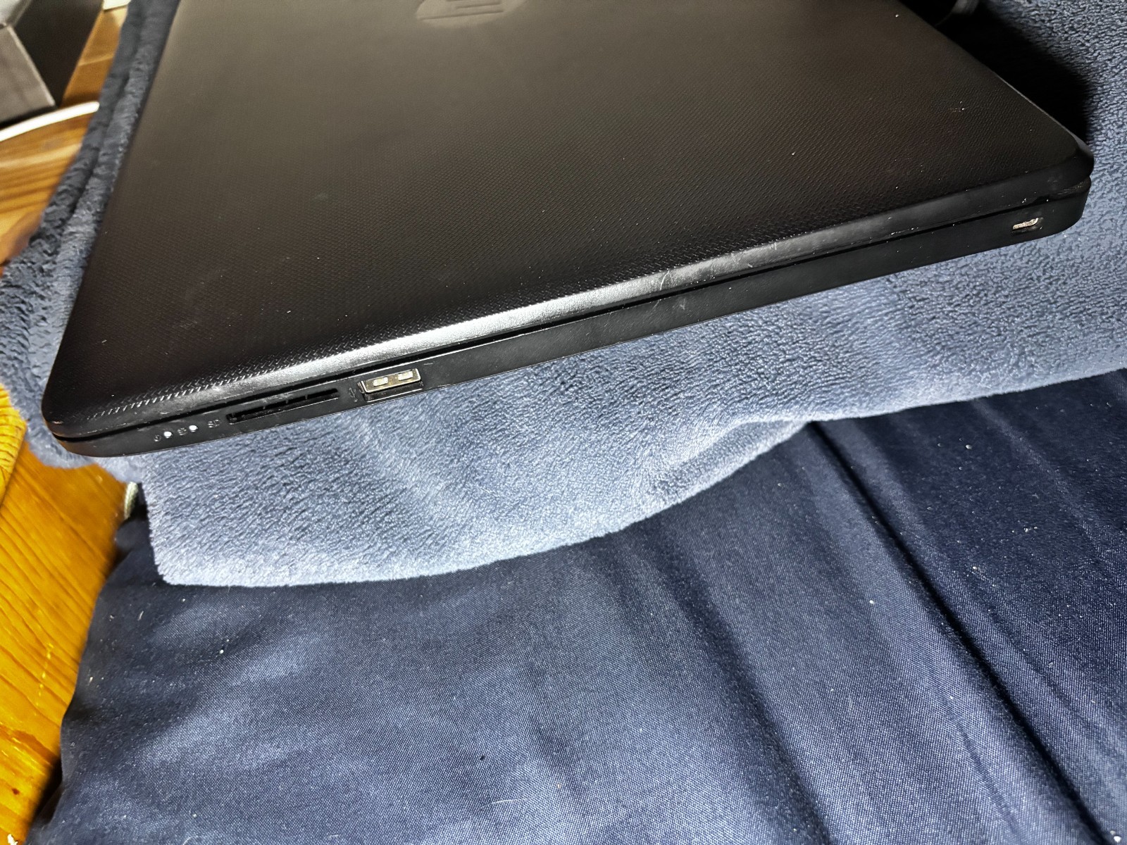 HP 15z-bw000 AMD-A9 500GB SSD 16GB RAM WIN11P New Battery & AC