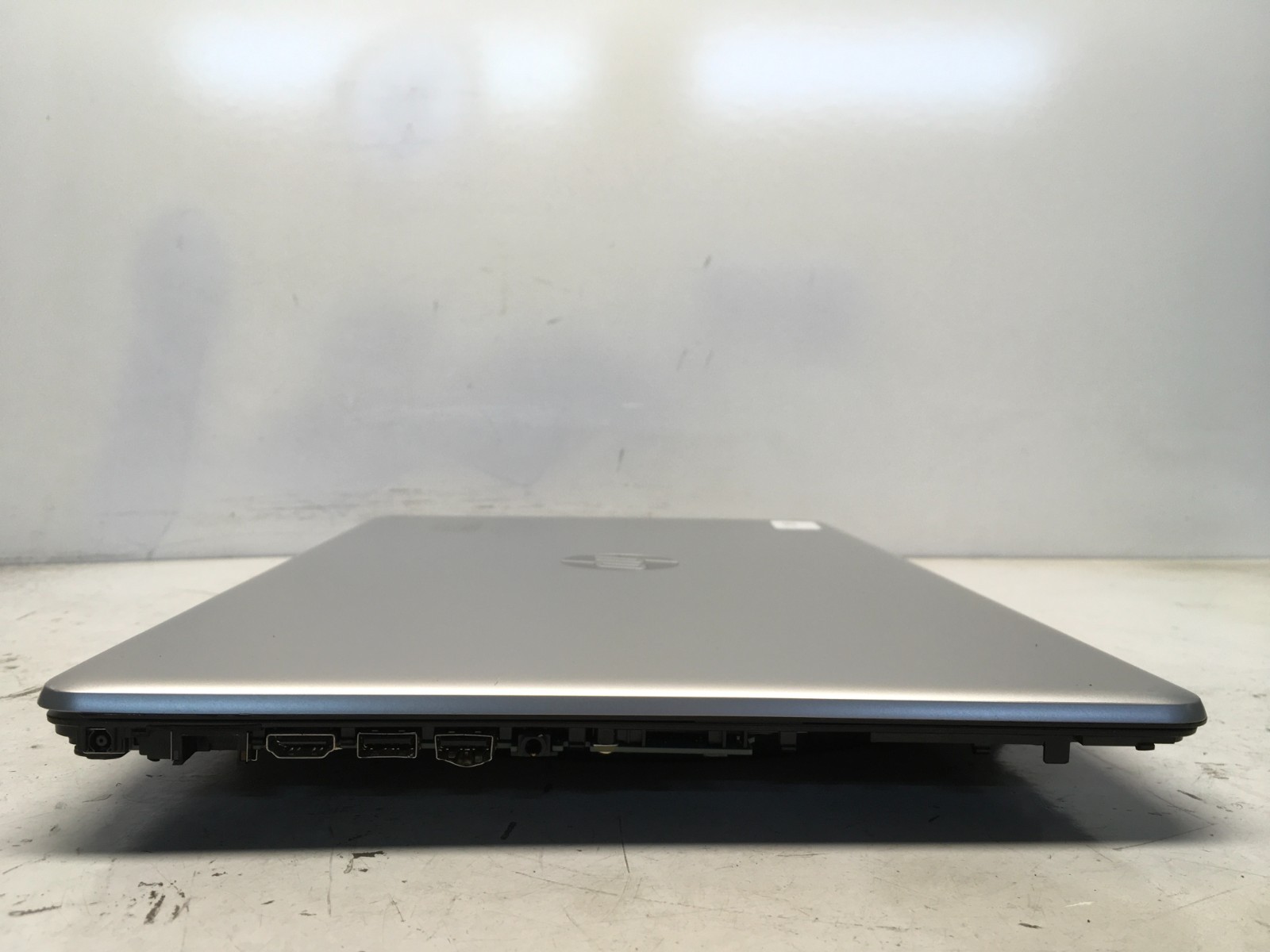 HP 17-CA1 AMD Ryzen 3 3200U 2600MHz 8 GB NO HDD