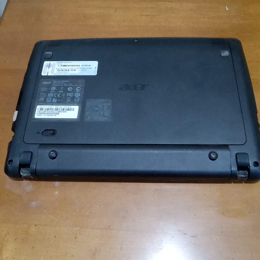Acer Aspire One 722 11″ 12″ Notebook Laptop AMD C60 CPU 2 GB DDR3 / 320GB WIN 7