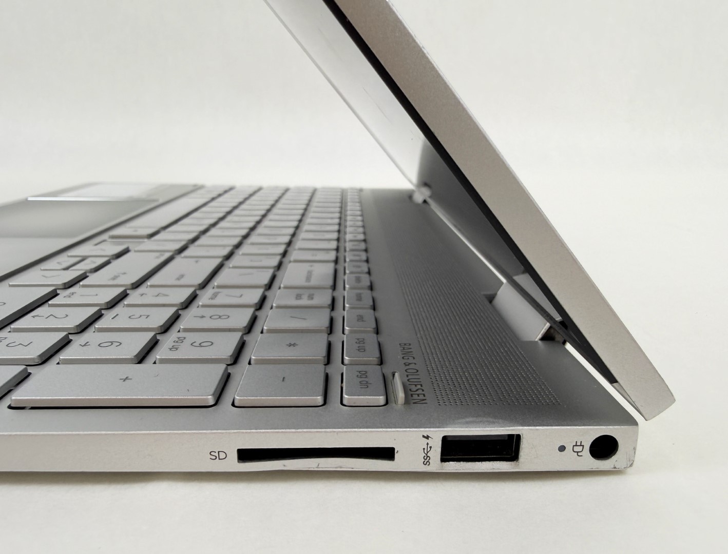 HP Envy x360 15m-ed0013dx 15.6″ Touch i5-1035G1 8GB 256GB SSD W11H 2in1 – Read