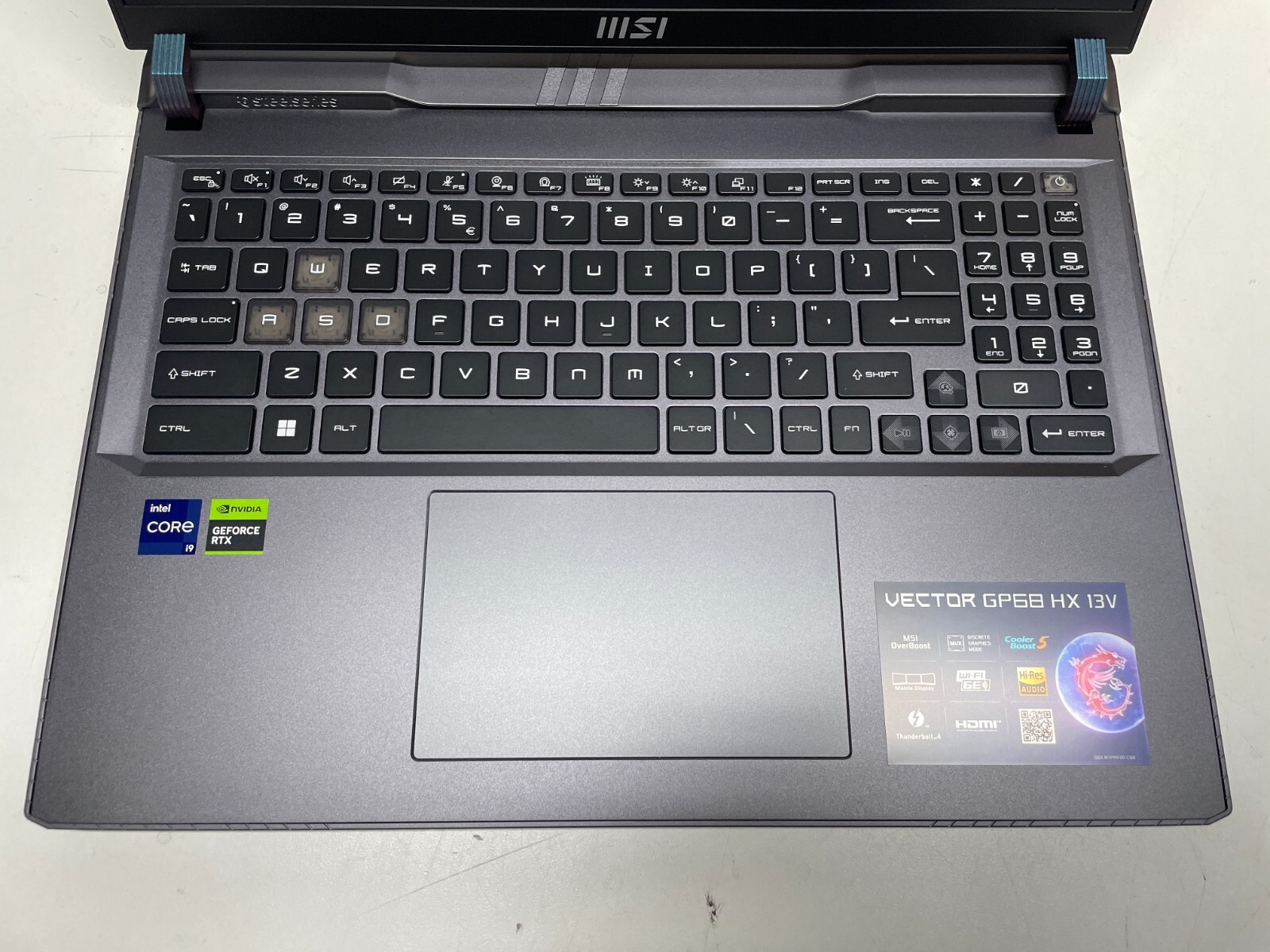 MSI Vector GP68HX 13VH-098US i9/RTX 4080/16GB/1TB Gaming Laptop