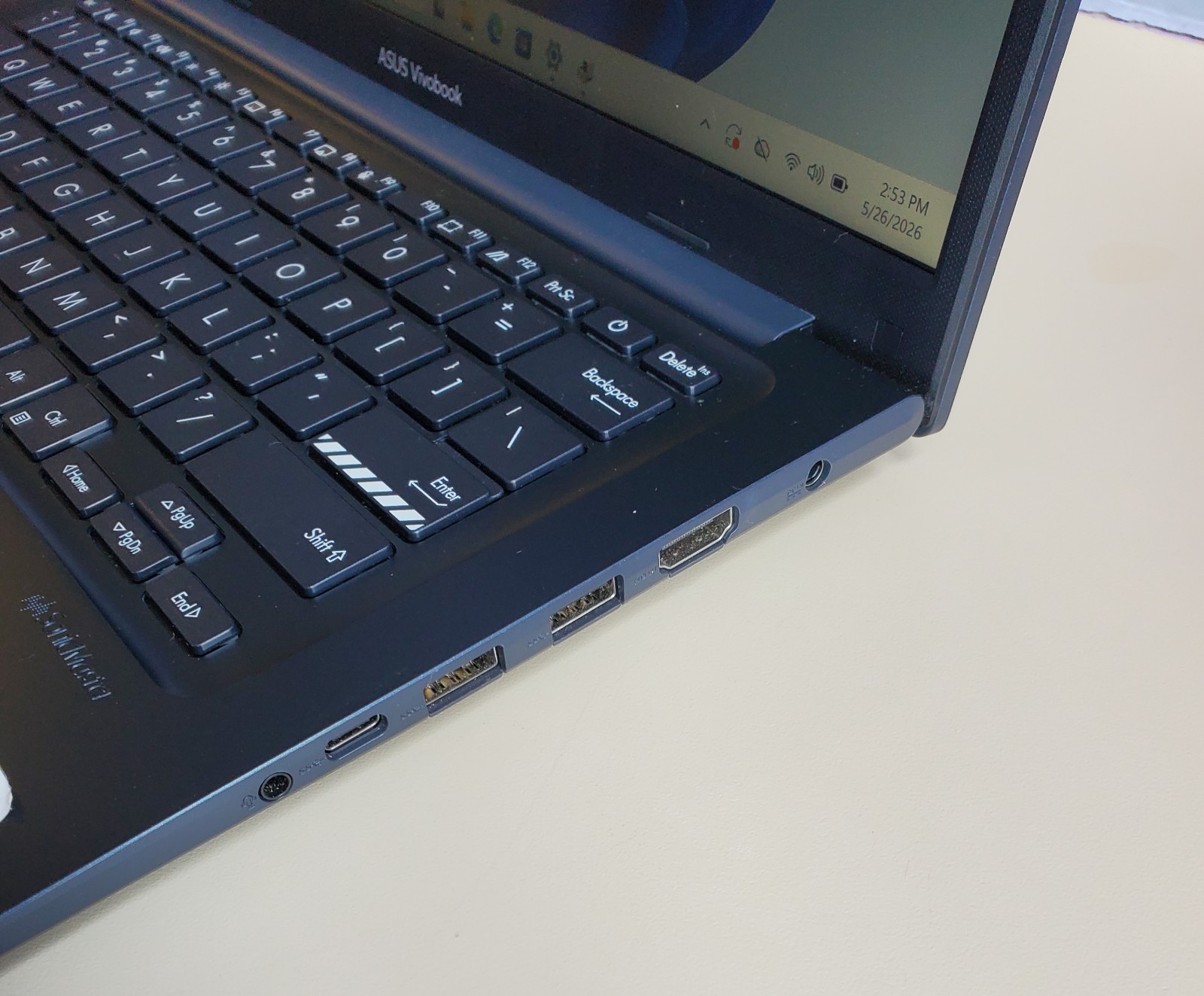 Asus Vivobook X1404ZA/12TH Gen I3-1215u/ 8GB RAM/128GB NVME SSD Windows 11 Home
