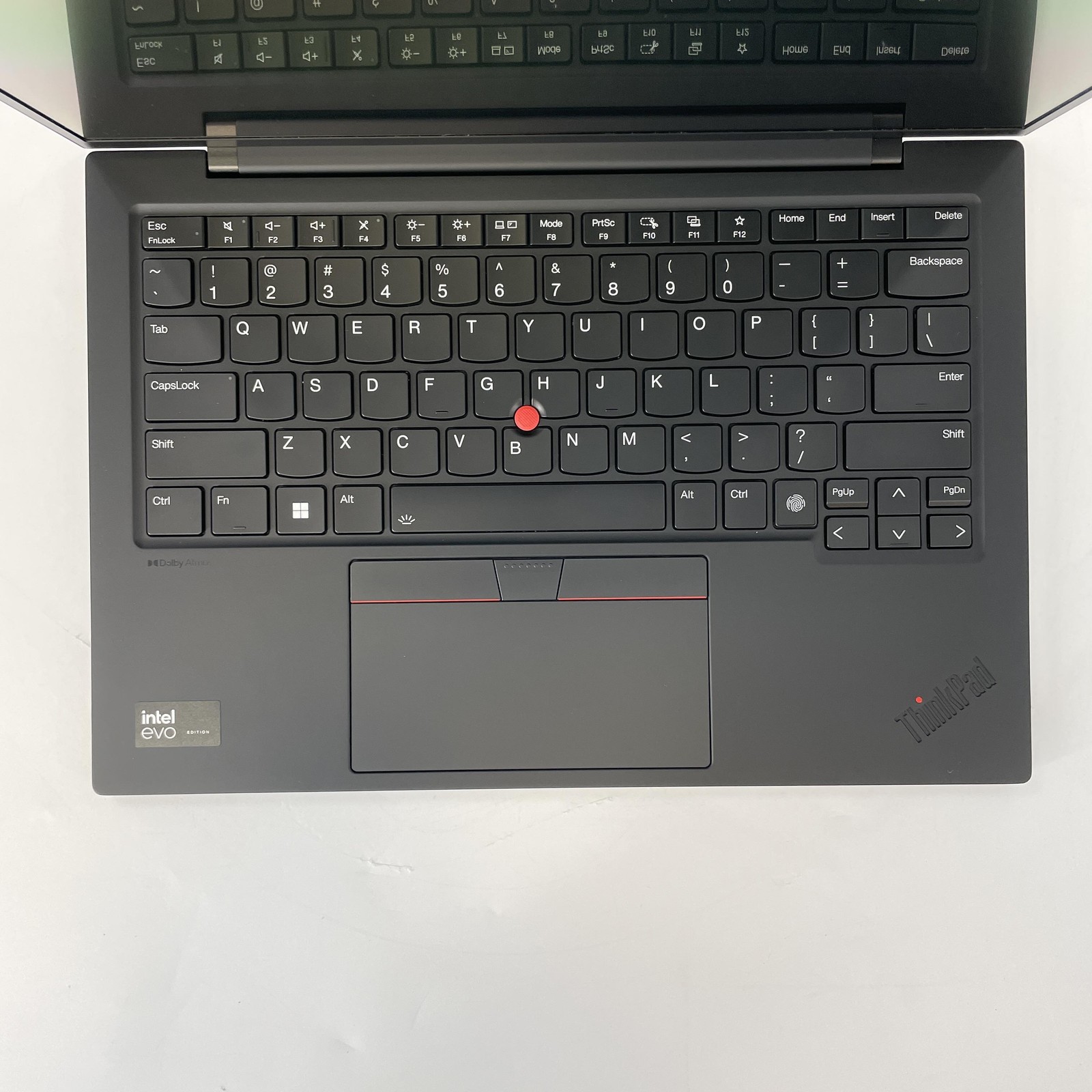 Lenovo ThinkPad X1 Carbon Gen 12 14 QHD+ 1.7 GHz Ultra 7 155U 16GB 256GB SSD
