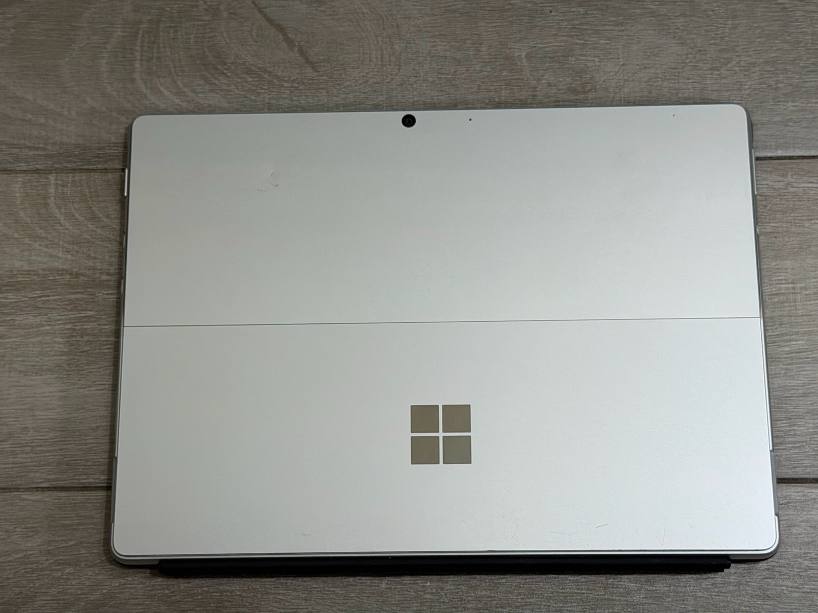 Microsoft Surface Pro 8 13″ Core i5-1135G7 8GB RAM 128GB NVMe SSD 1983 Win-11