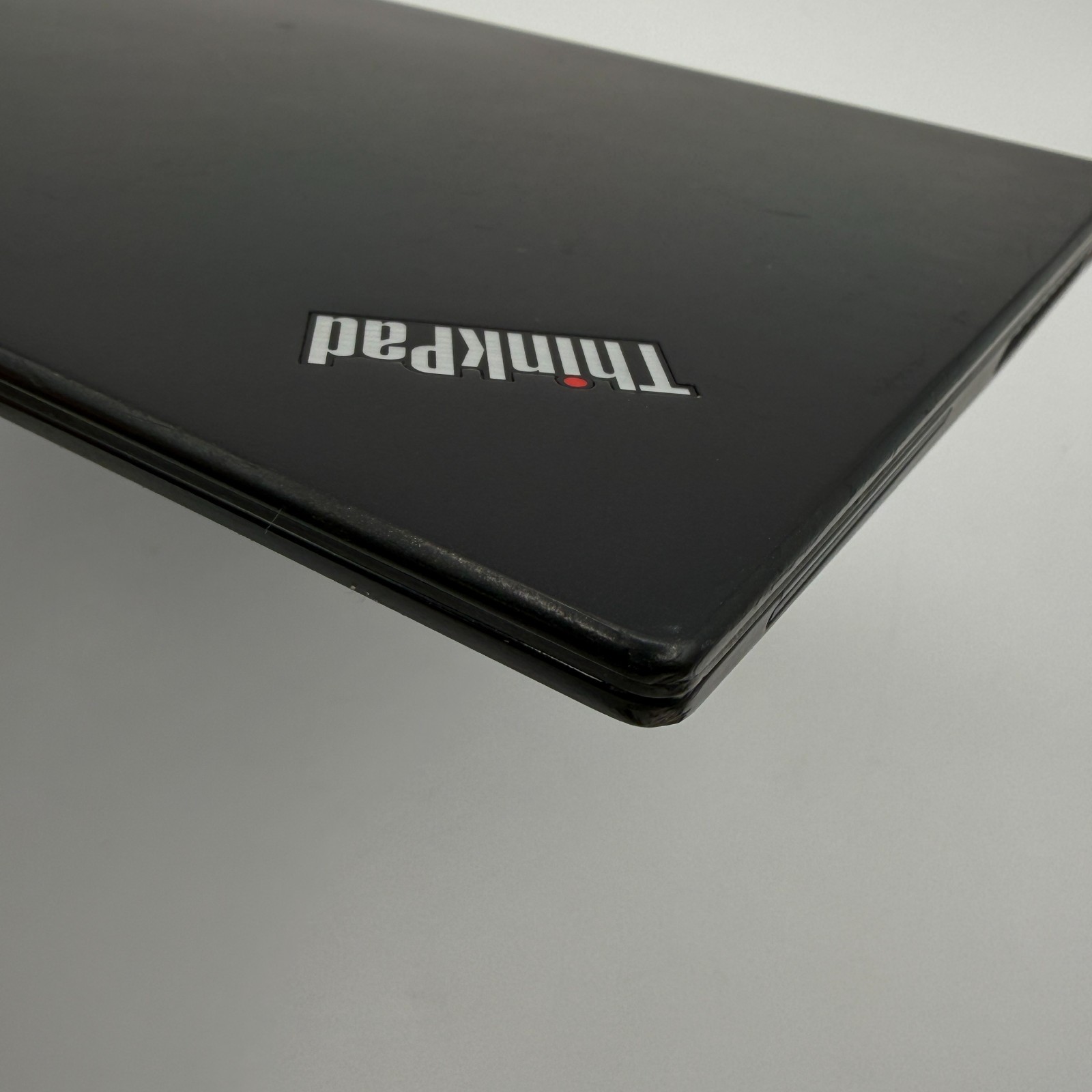 Lenovo ThinkPad T490s 14″ i5-8265U 16GB RAM 256GB SSD Win11 Pro Fingerprin Fair