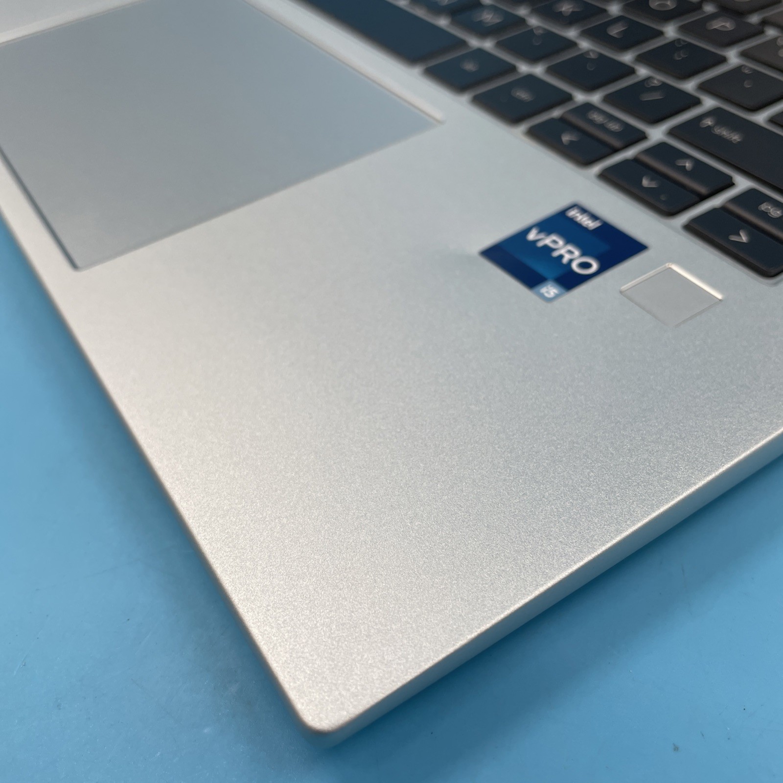 HP EliteBook 840 G10 | i5-1345U | 16GB RAM | 256GB SSD | WIN 11 PRO | 78% BATT