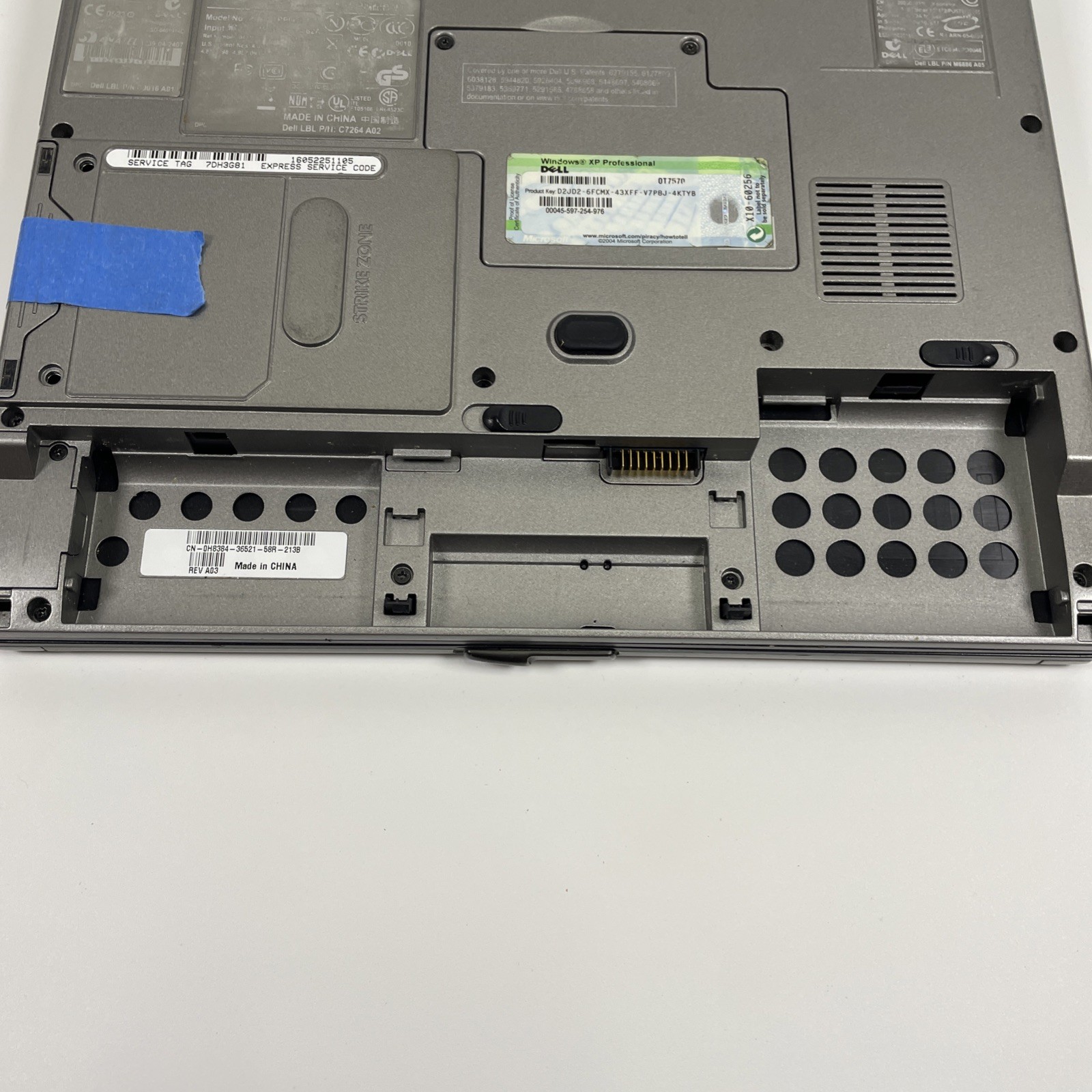 DELL LATITUDE D410 – No Hard Drive – INTEL CENTRINO – 2 GB RAM *READ DESCRIPTION
