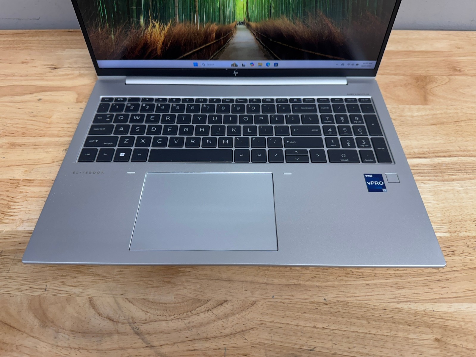 HP EliteBook 860 G9 16″ Laptop Intel Core i7, 512GB SSD, 16GB RAM, W11